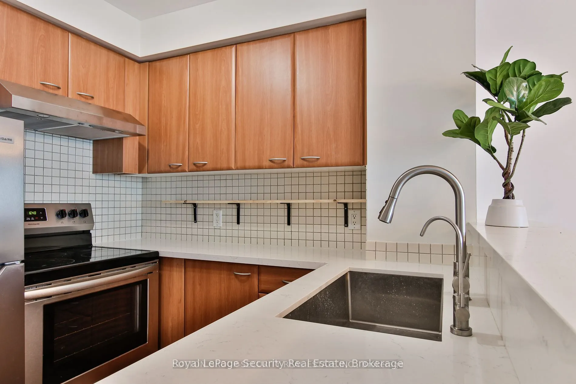 36 Lee Centre Drive, #2003