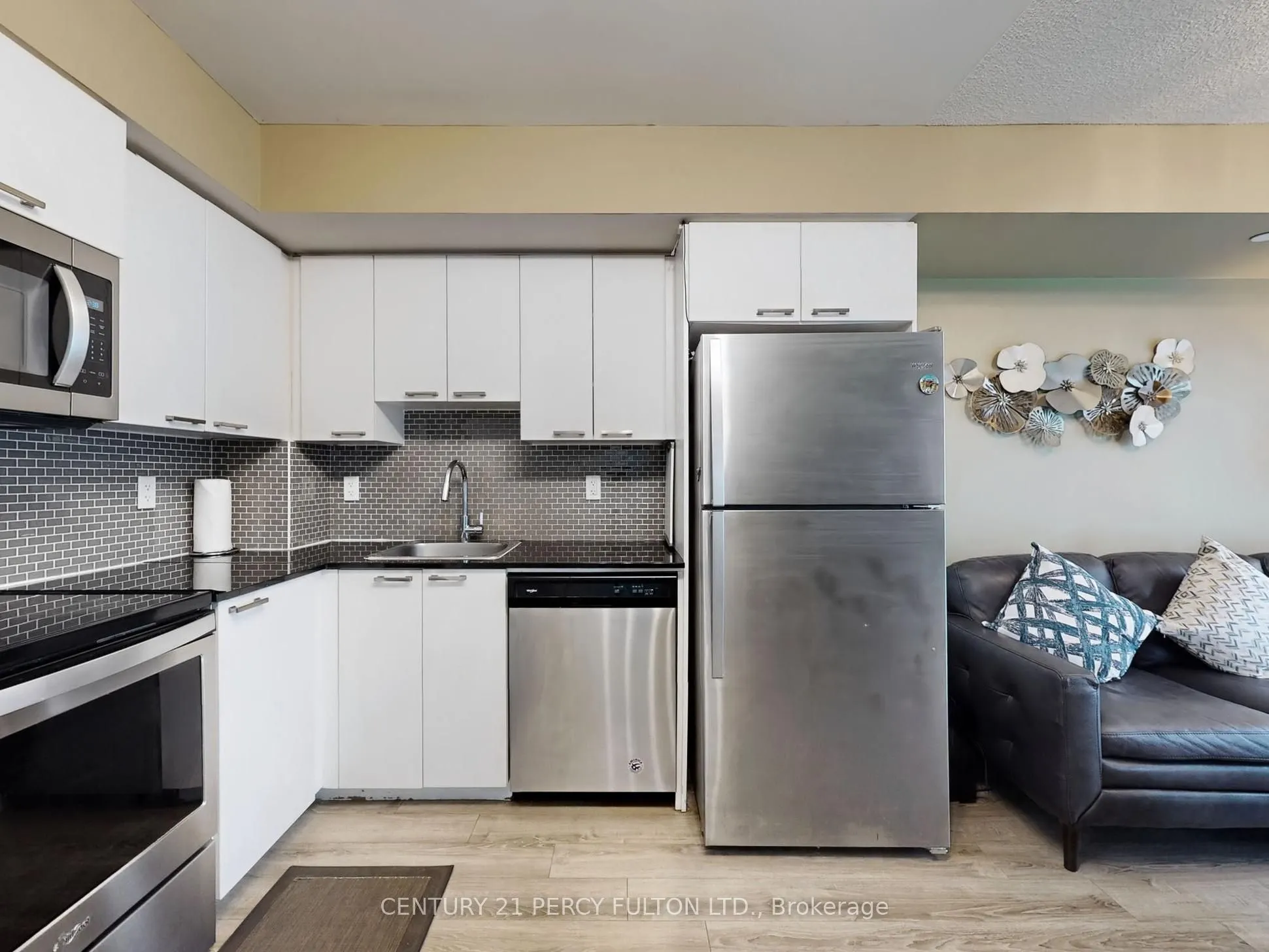 2152 Lawrence Avenue E, #1504