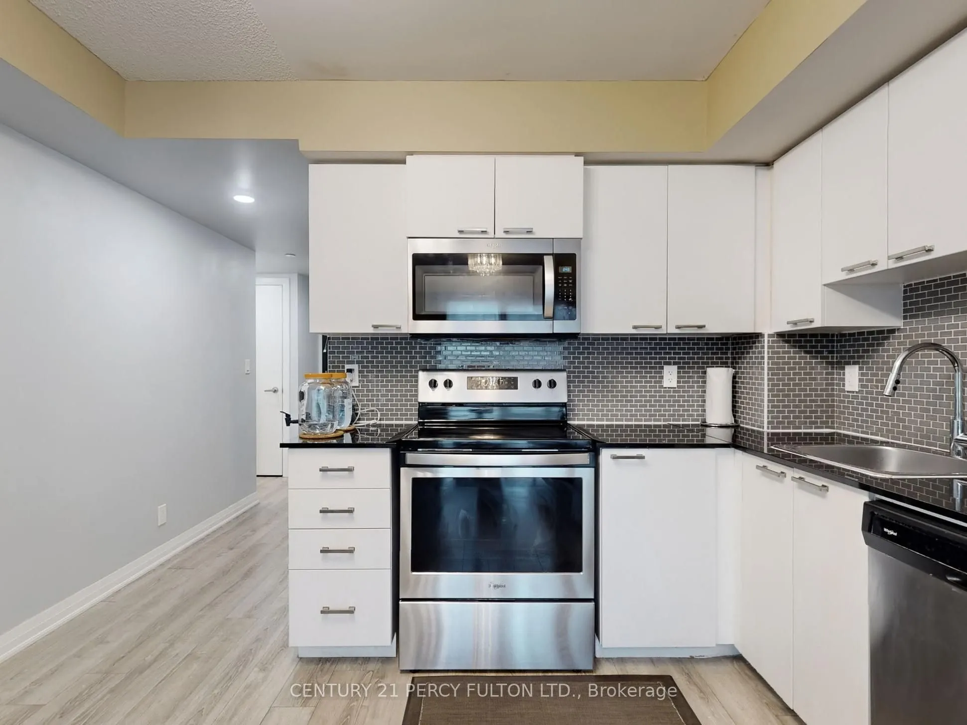 2152 Lawrence Avenue E, #1504