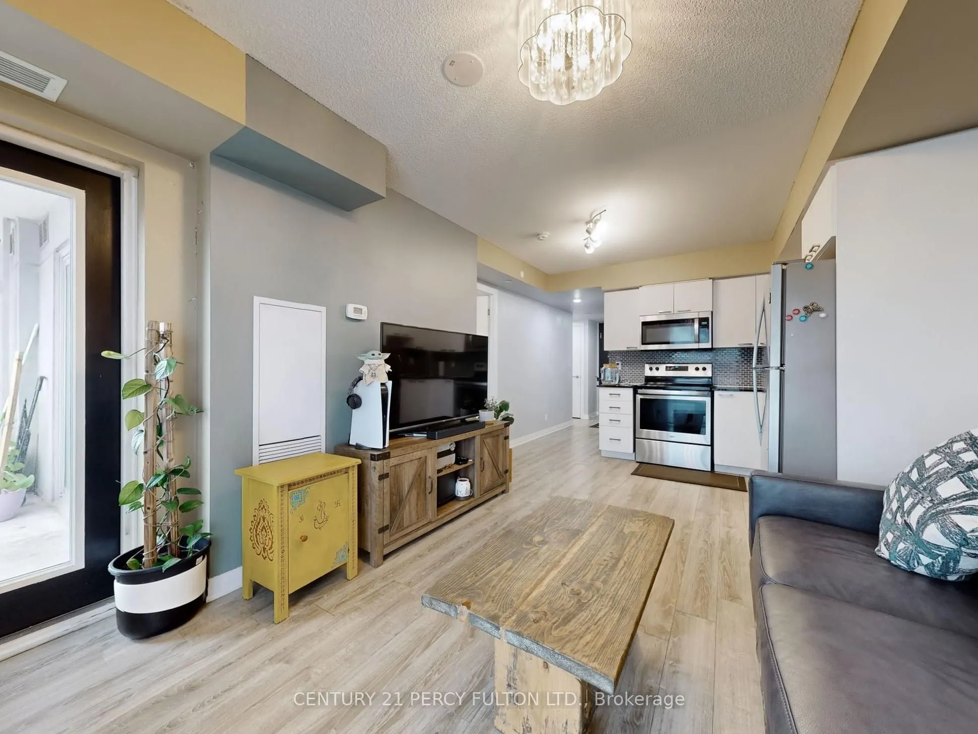 2152 Lawrence Avenue E, #1504