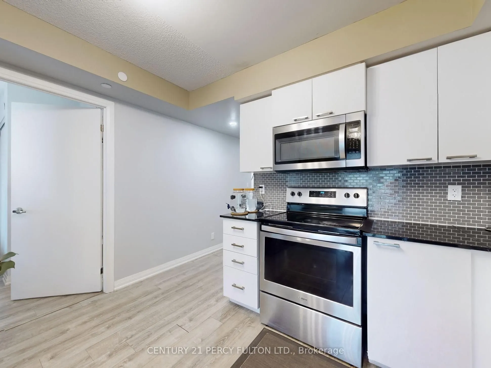 2152 Lawrence Avenue E, #1504