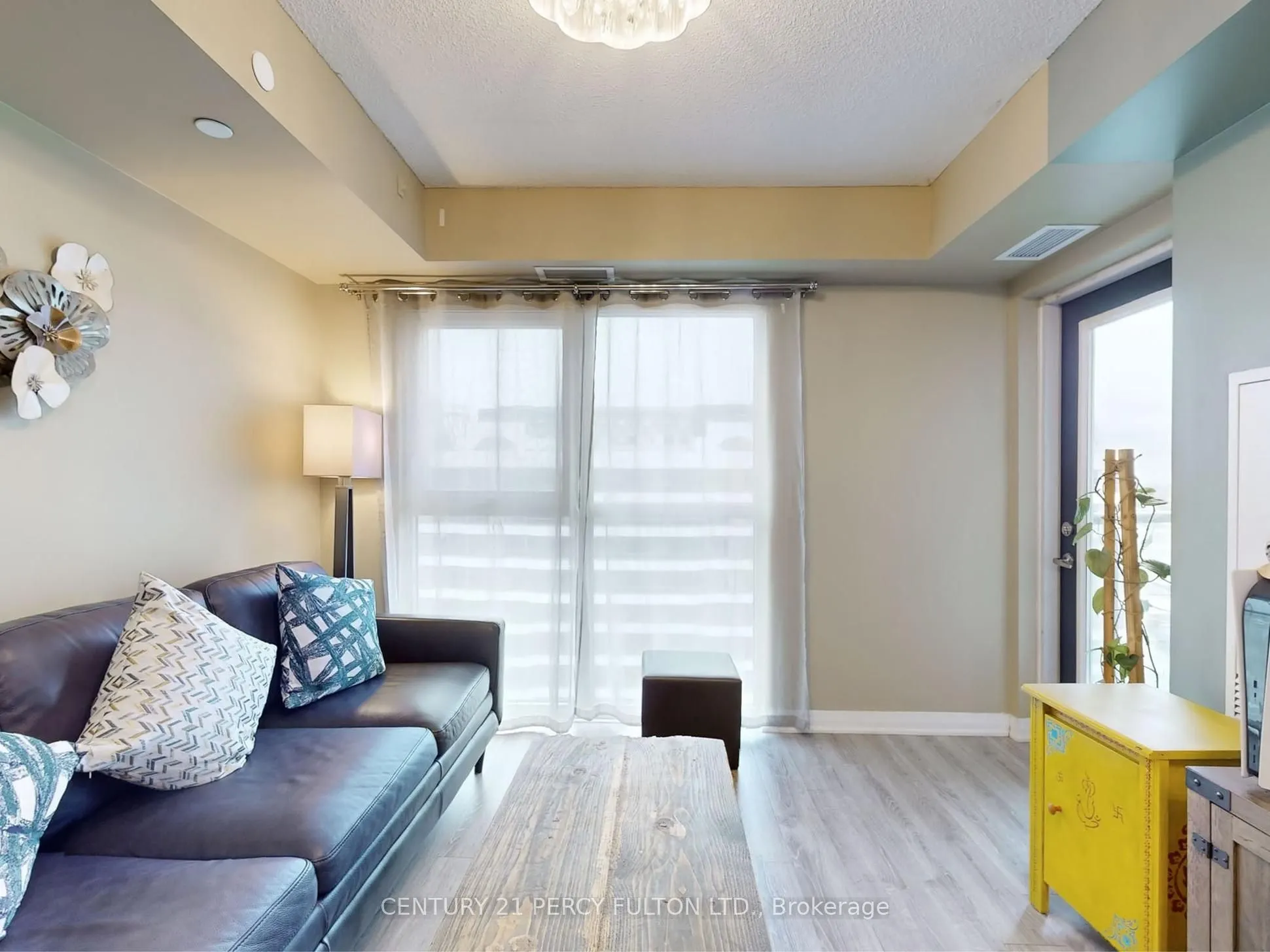 2152 Lawrence Avenue E, #1504
