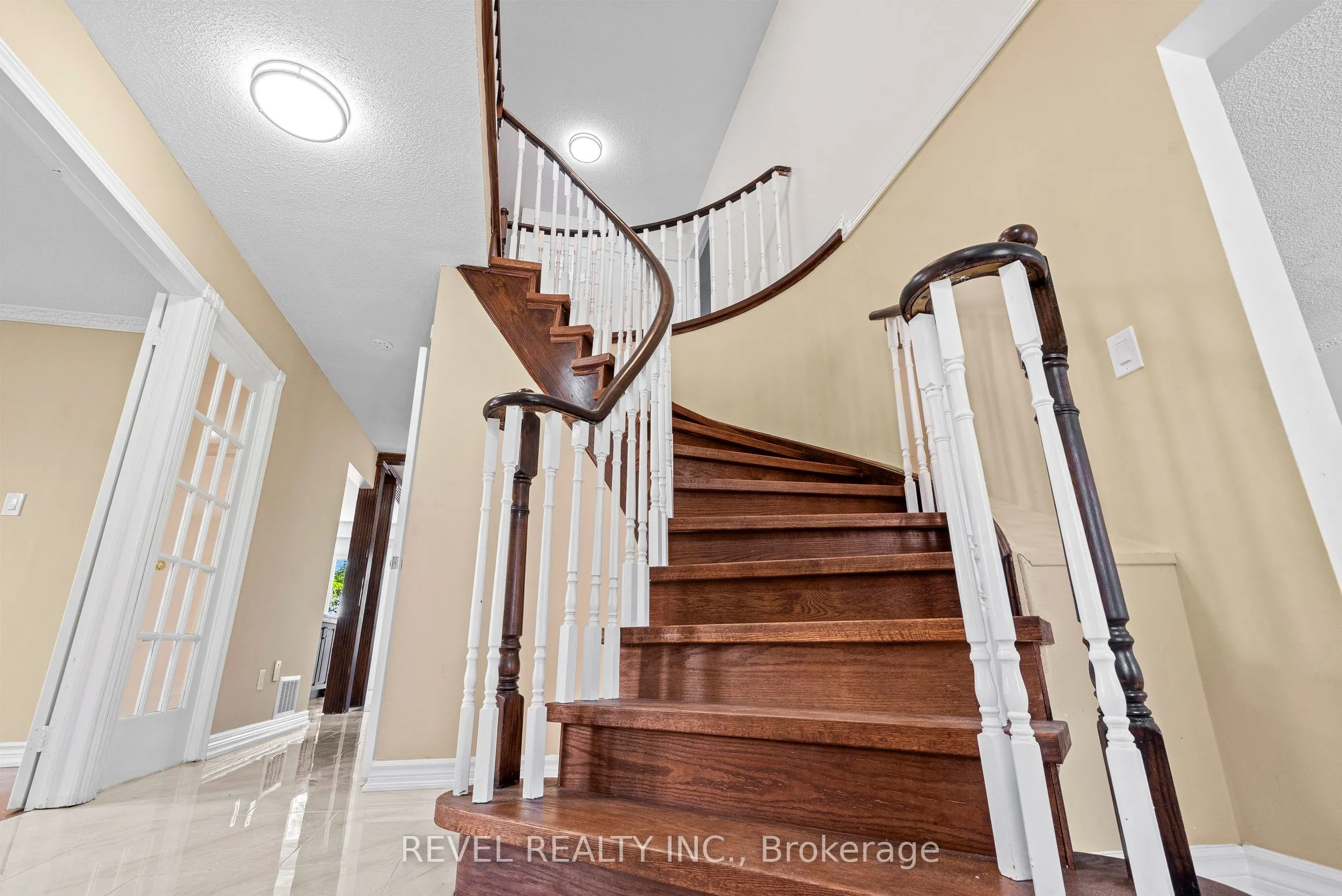 1005 Sandcliff Drive