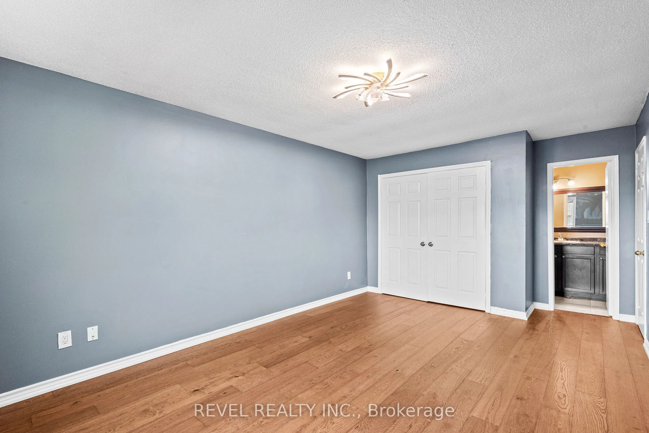 1005 Sandcliff Drive
