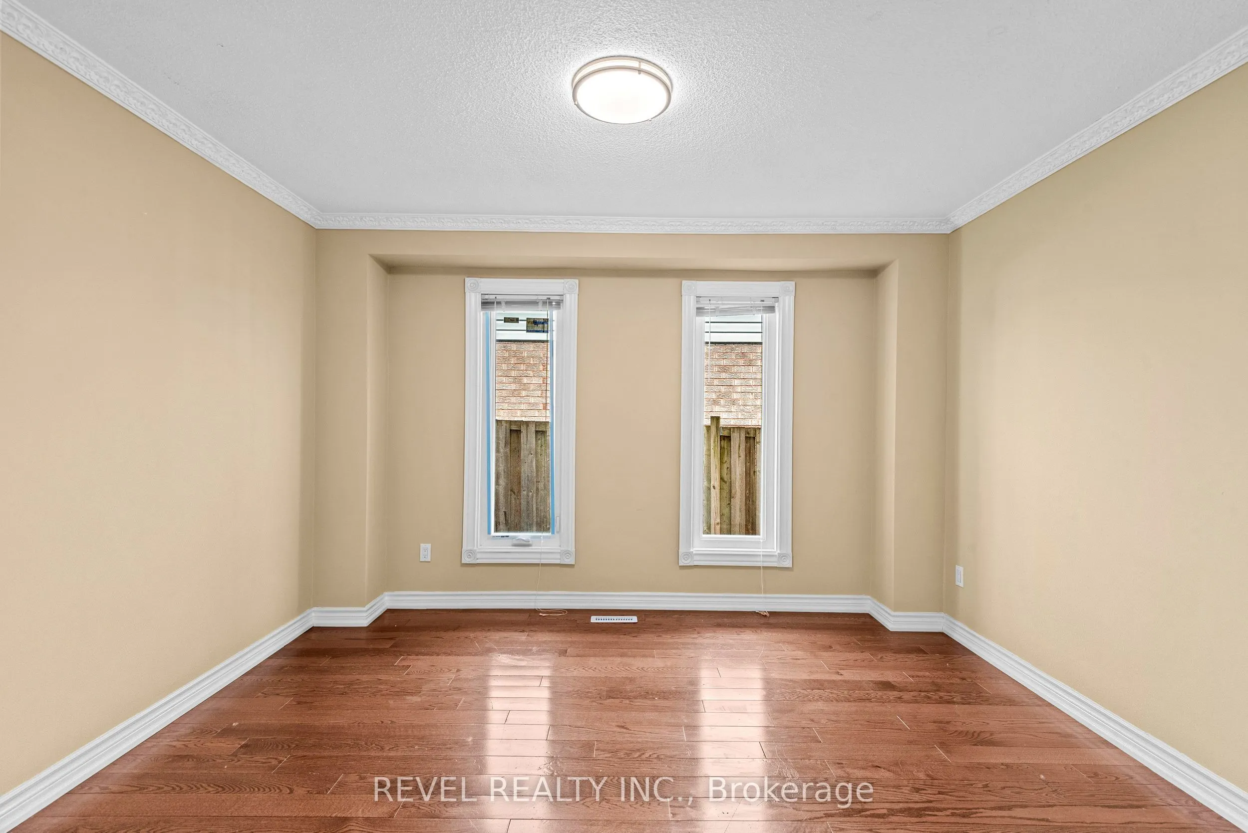 1005 Sandcliff Drive