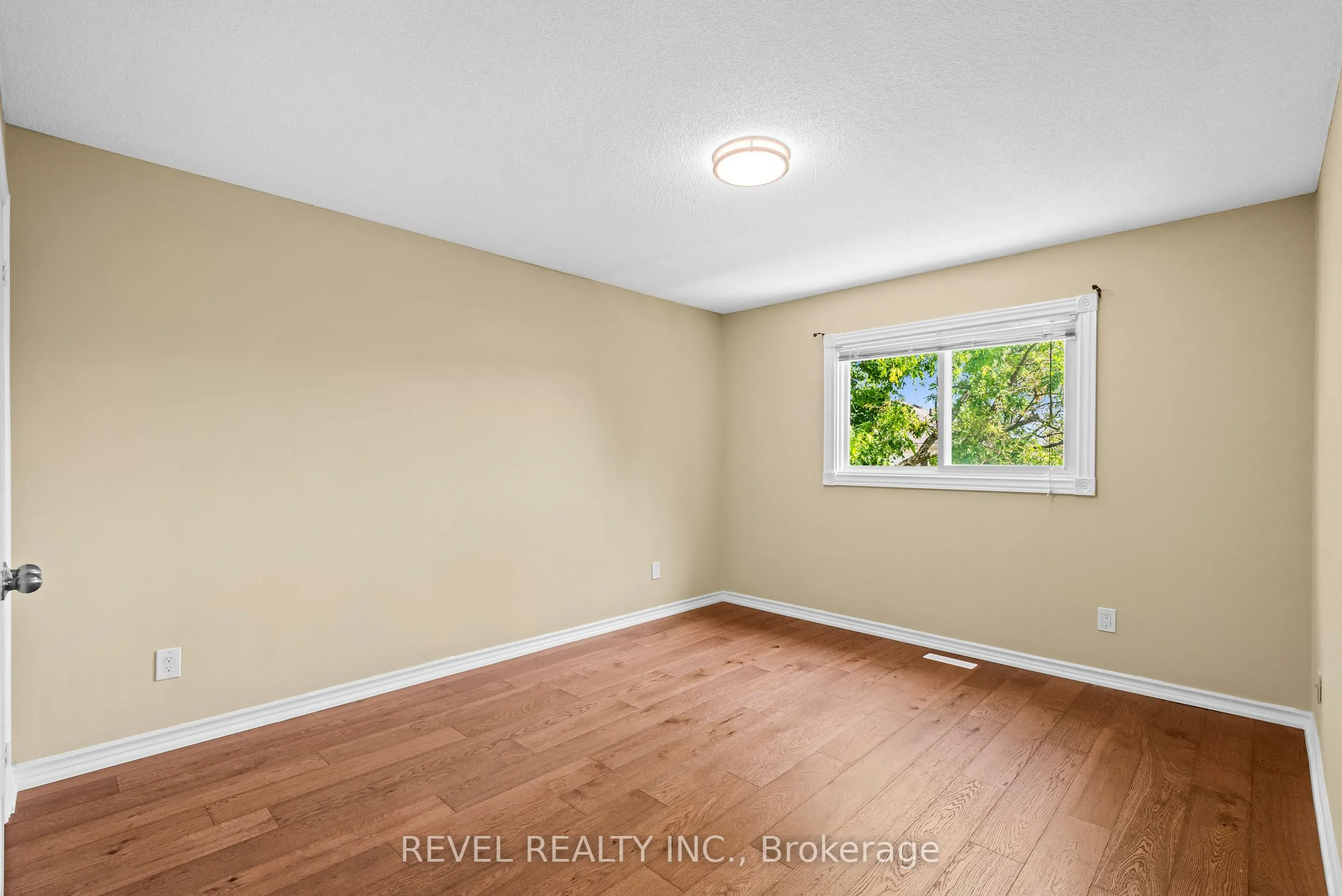1005 Sandcliff Drive