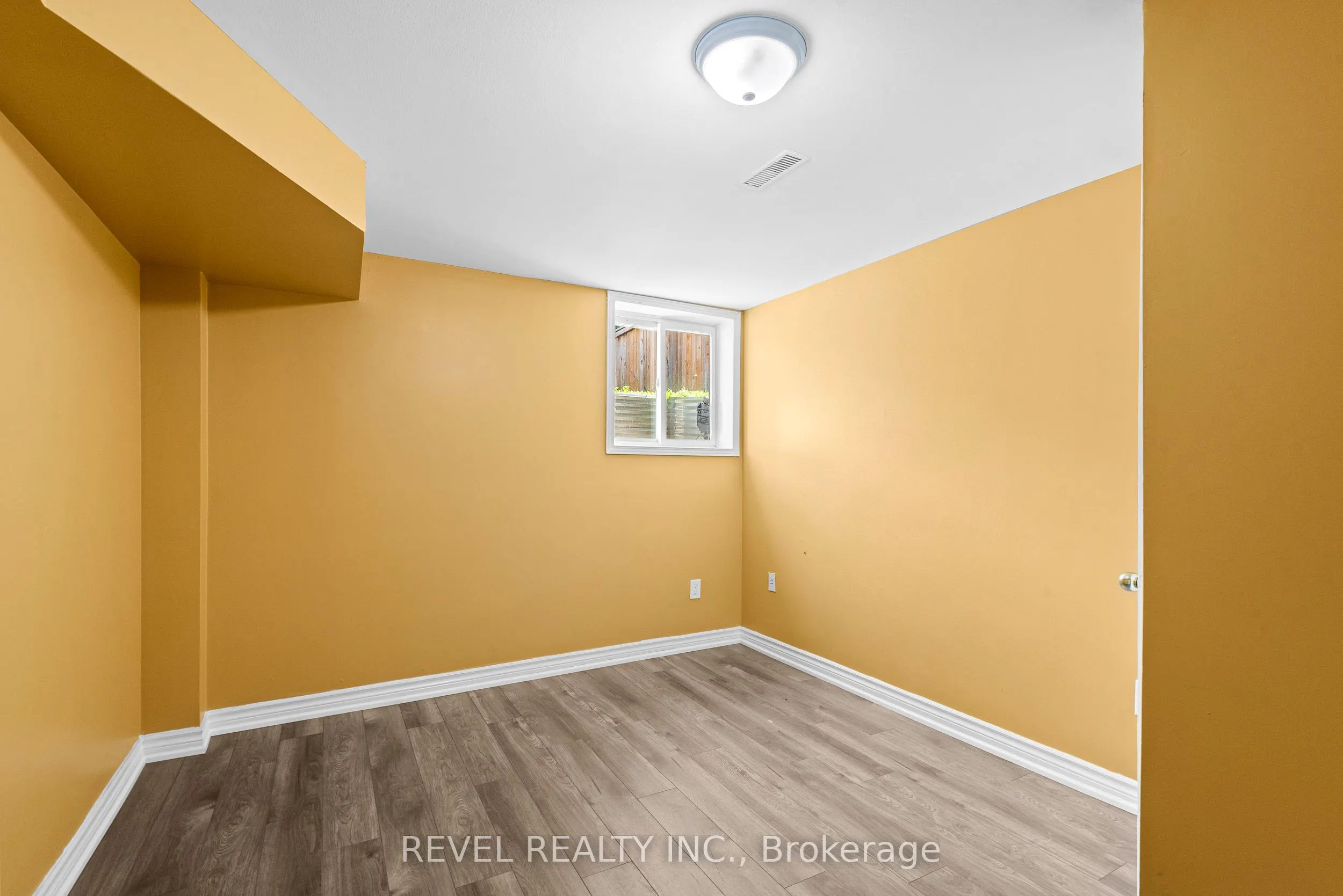 1005 Sandcliff Drive