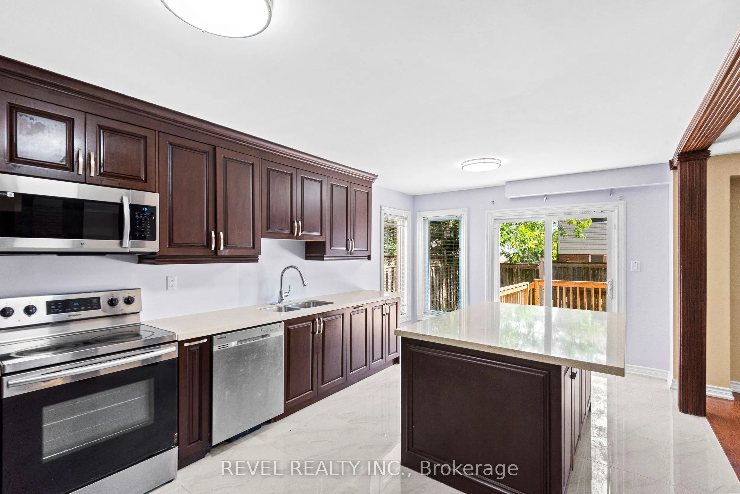 1005 Sandcliff Drive