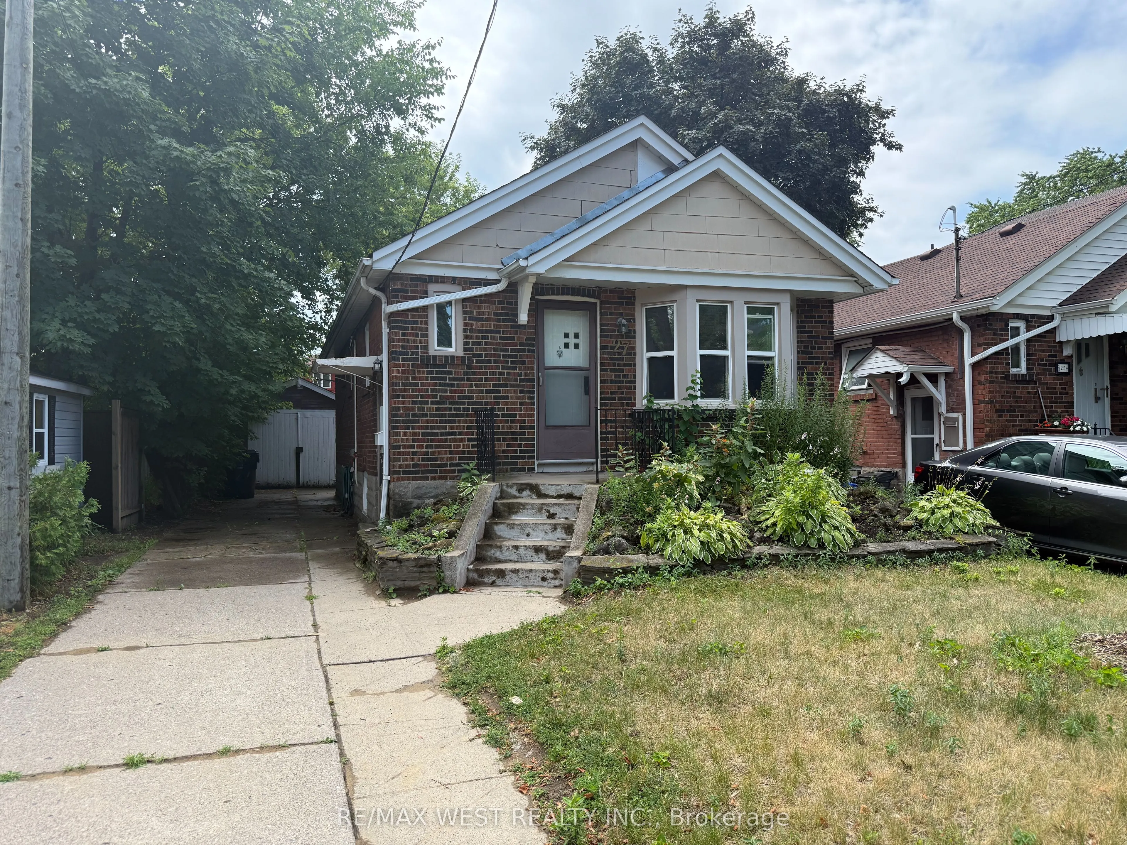 27 Frater Avenue