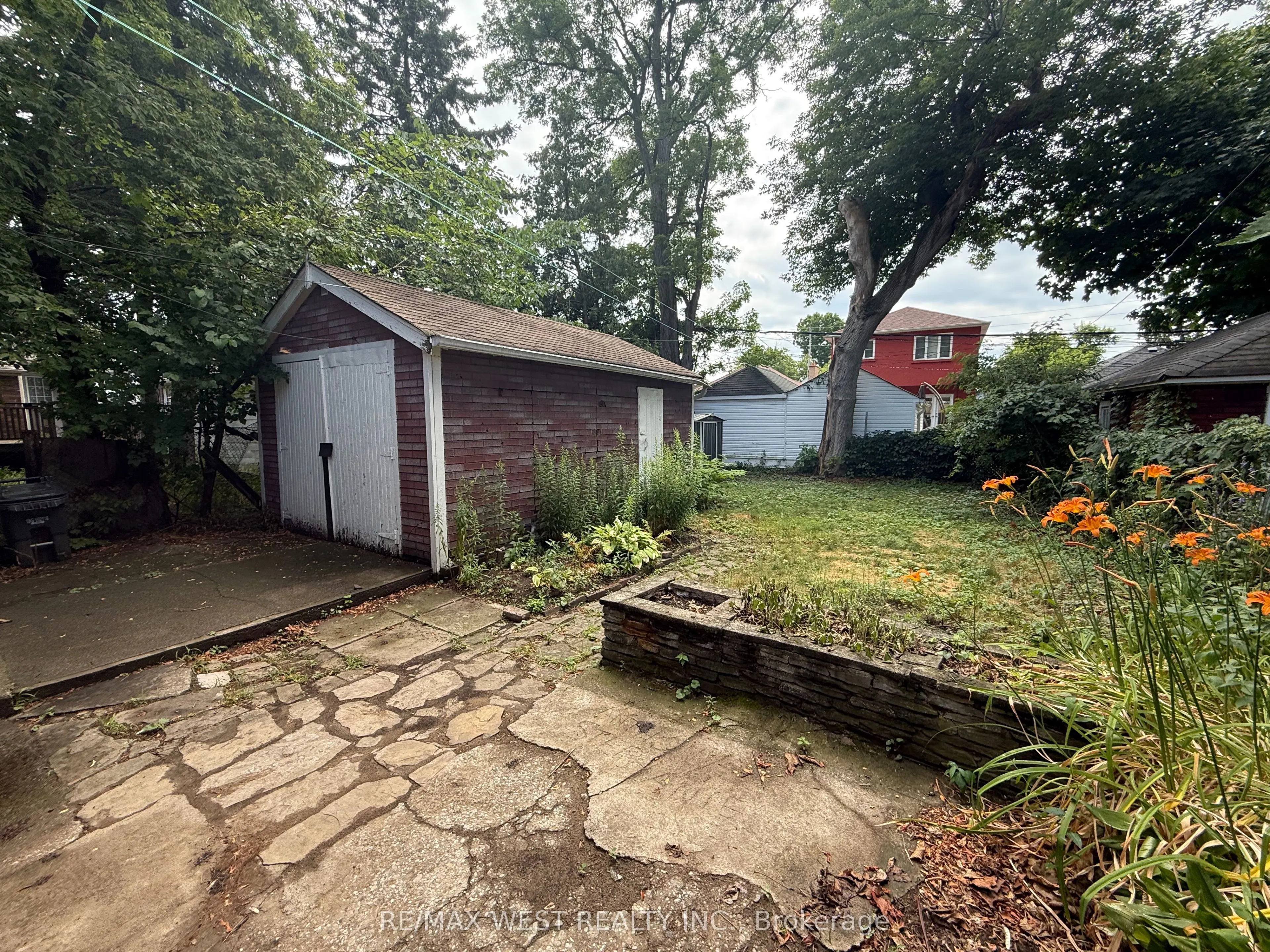 27 Frater Avenue