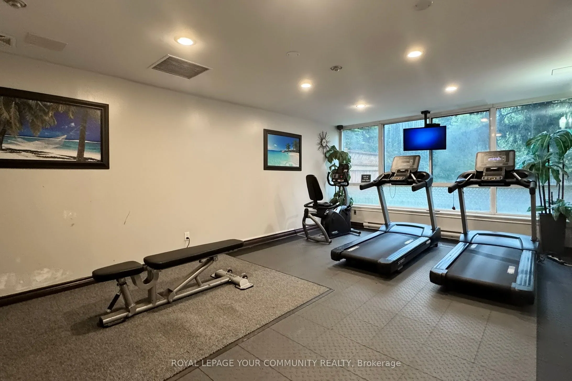 1665 Victoria Park Avenue, #806
