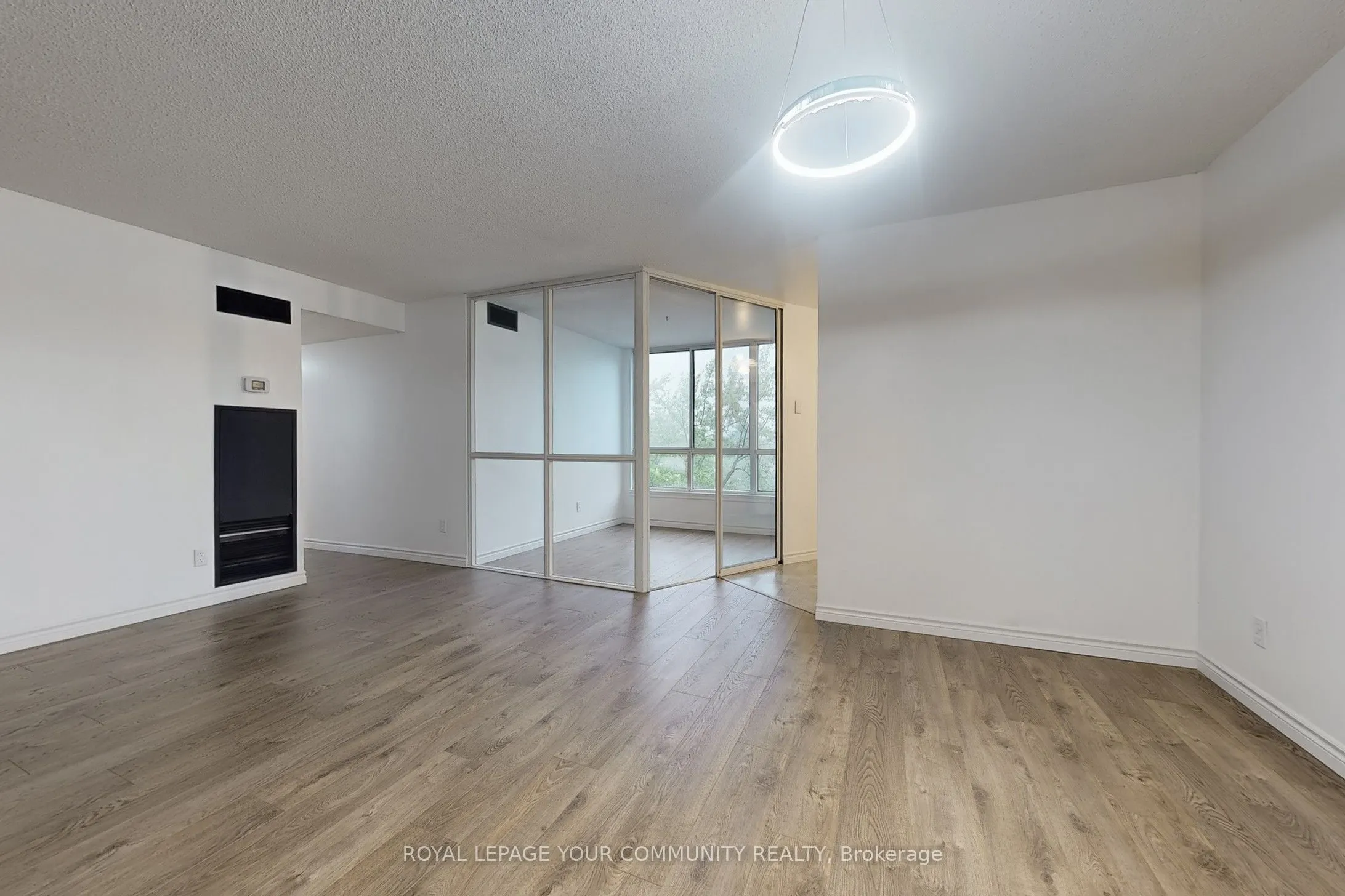 1665 Victoria Park Avenue, #806