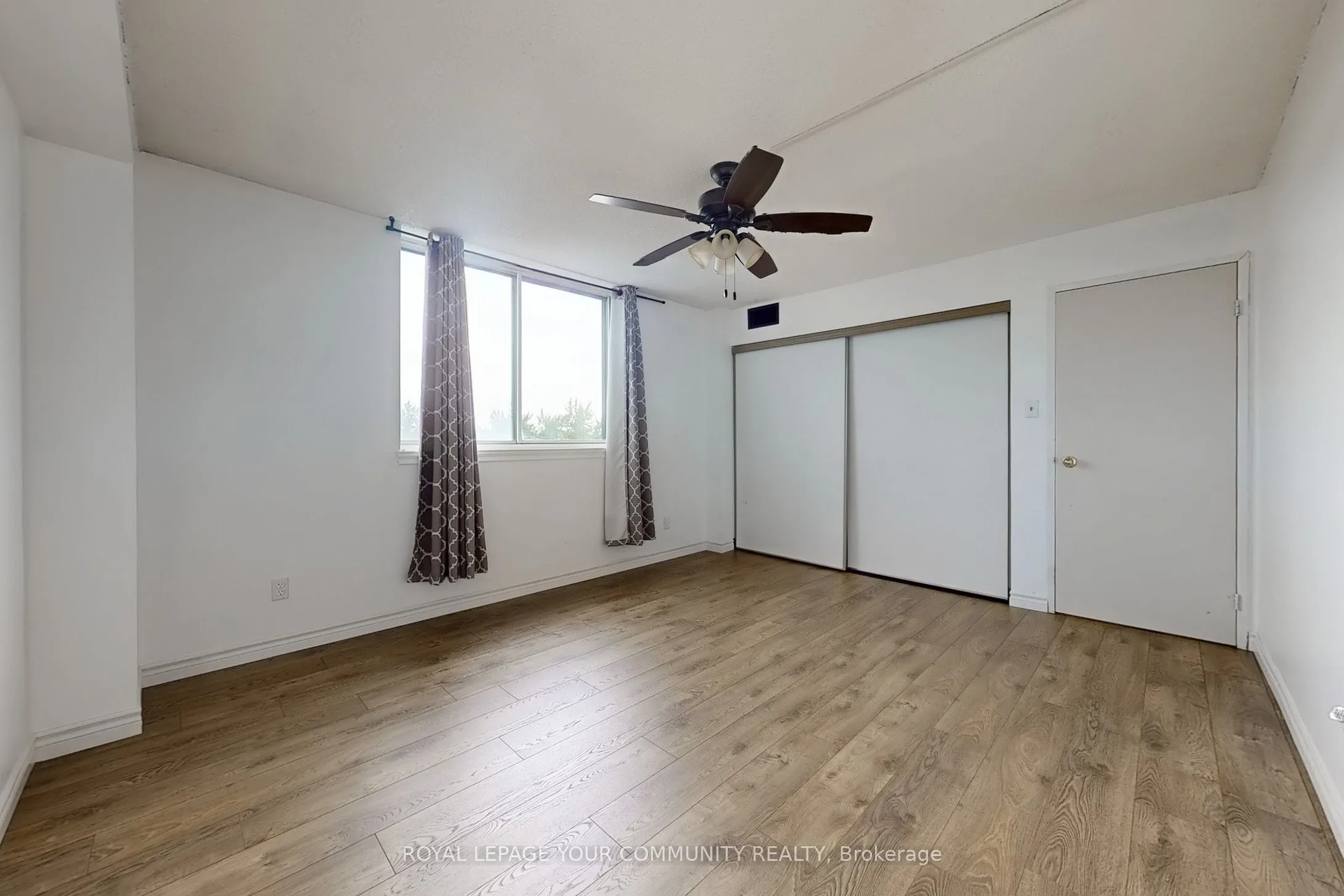 1665 Victoria Park Avenue, #806