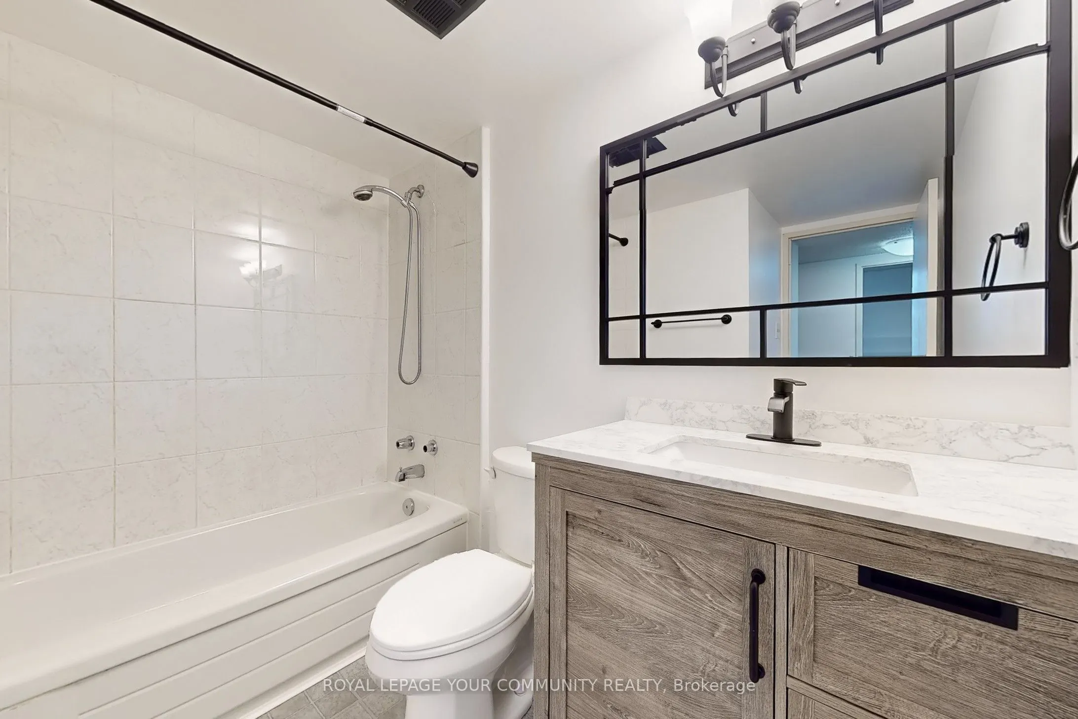 1665 Victoria Park Avenue, #806
