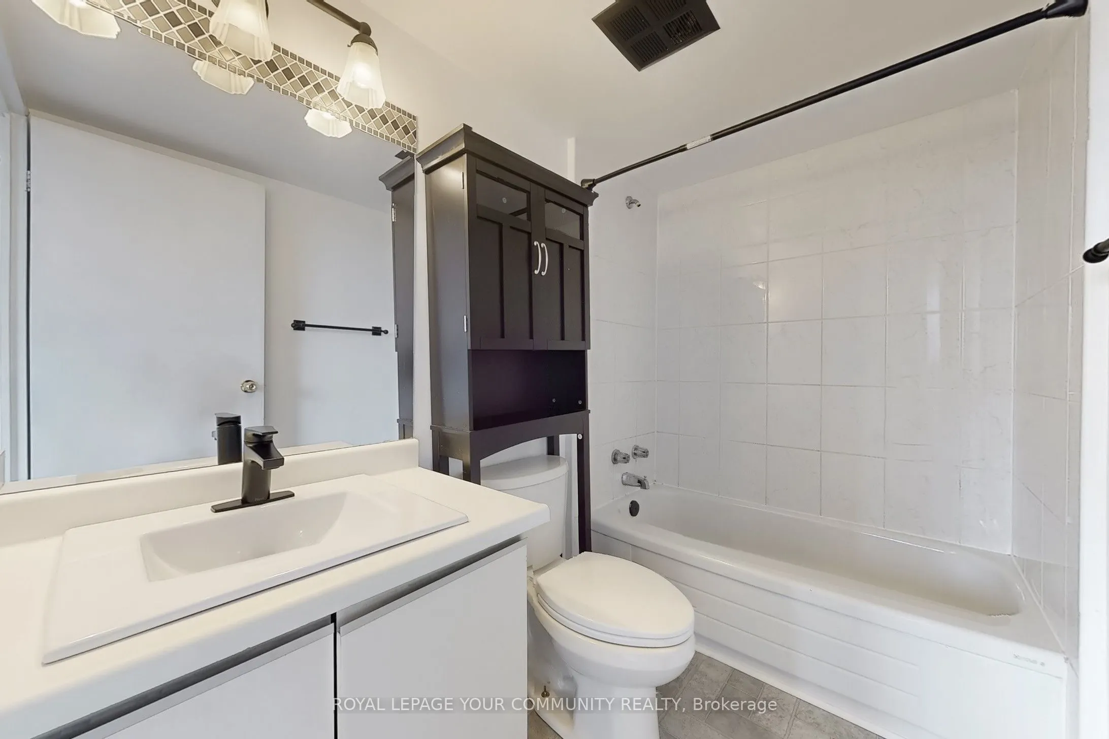 1665 Victoria Park Avenue, #806