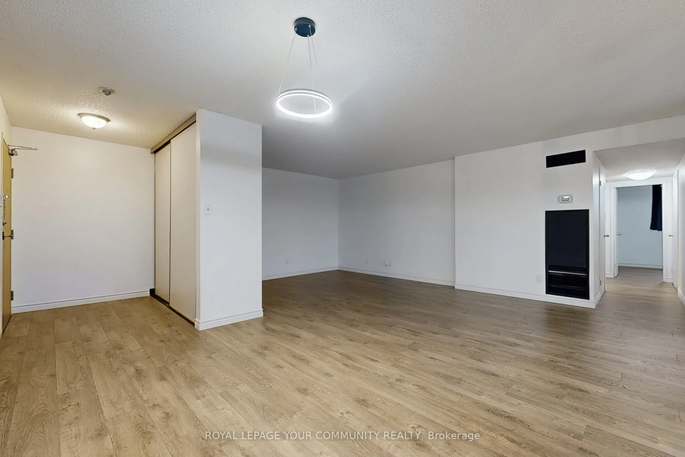 1665 Victoria Park Avenue, #806