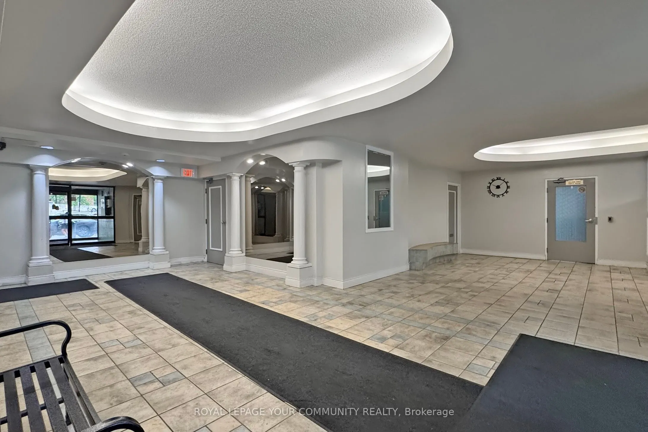 1665 Victoria Park Avenue, #806