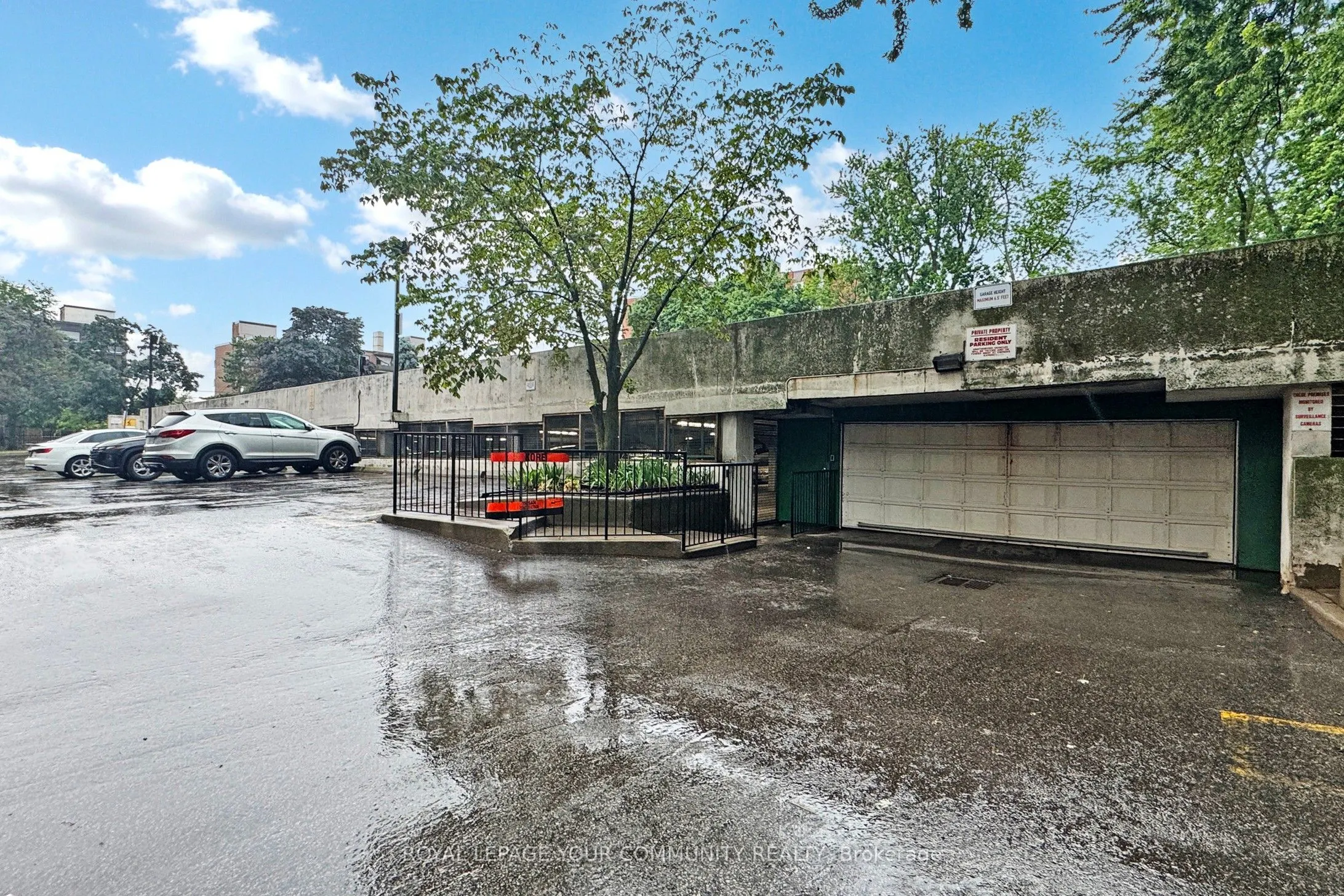 1665 Victoria Park Avenue, #806