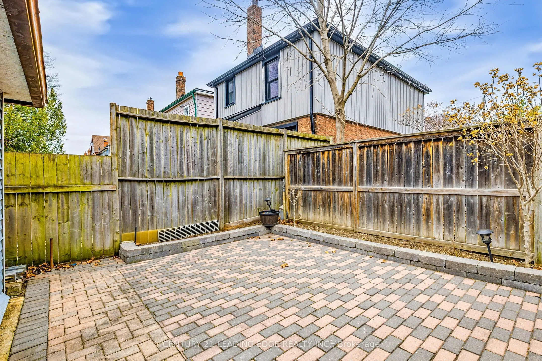 34 CHISHOLM Avenue