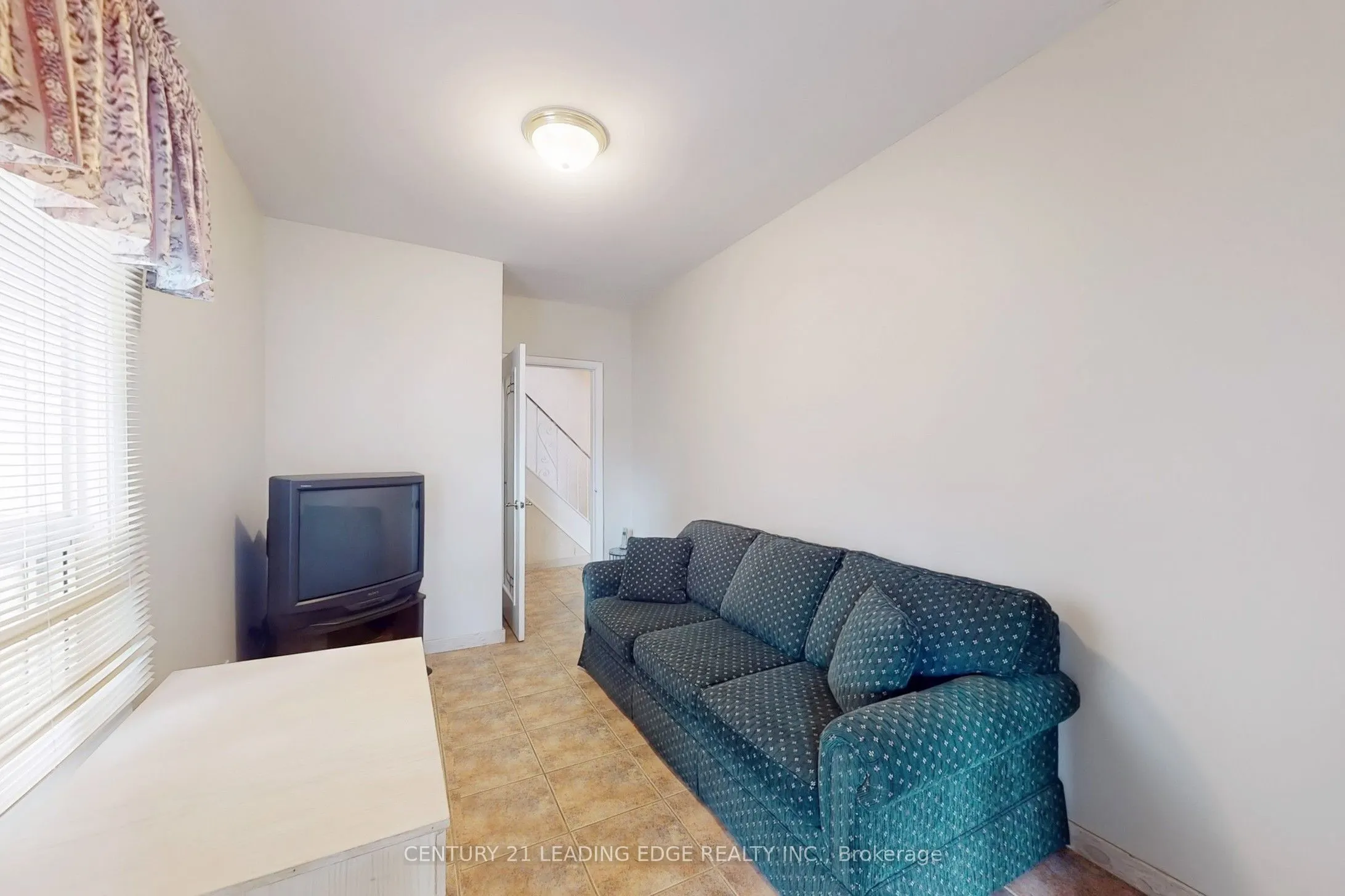 34 CHISHOLM Avenue