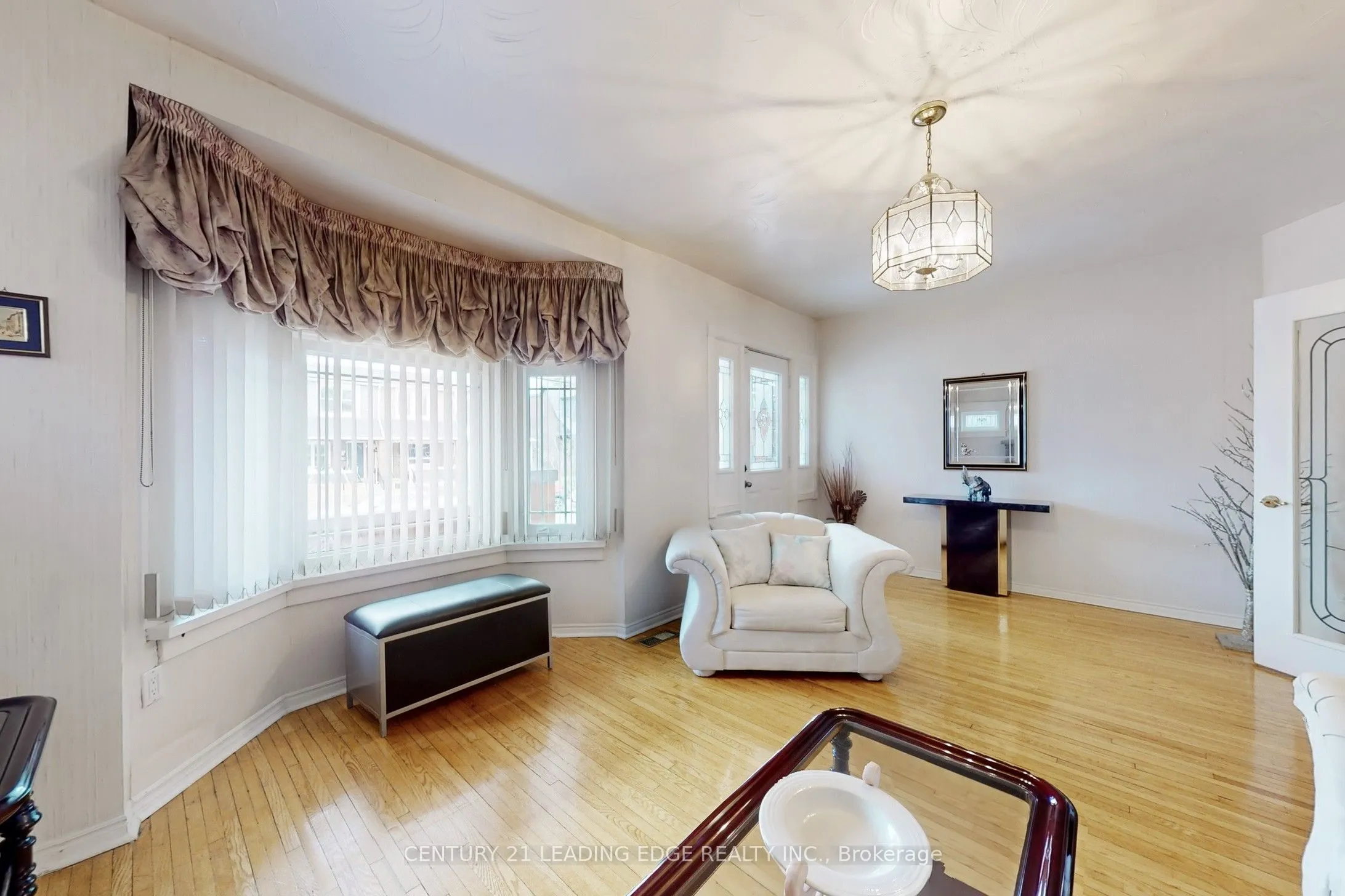 34 CHISHOLM Avenue