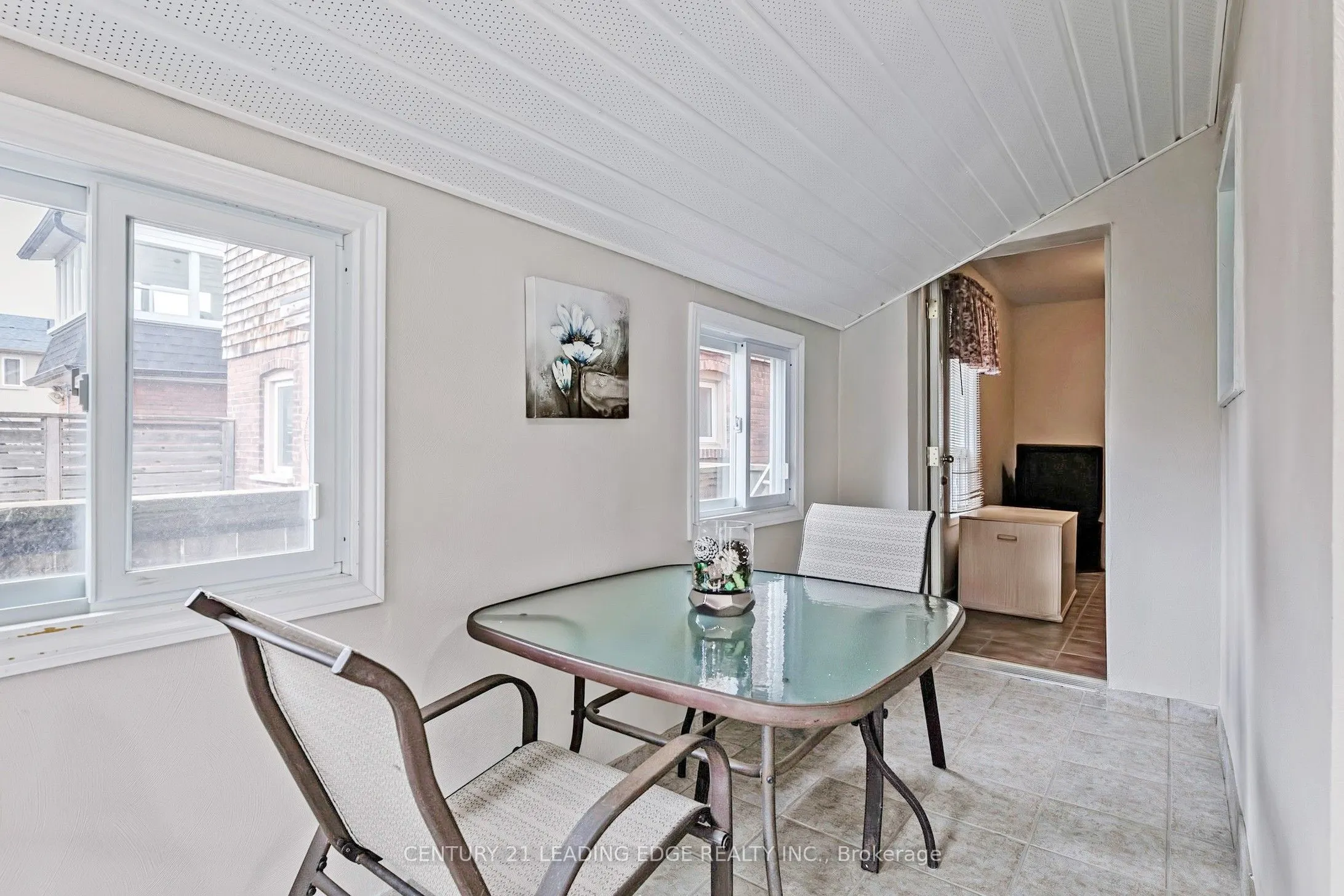 34 CHISHOLM Avenue
