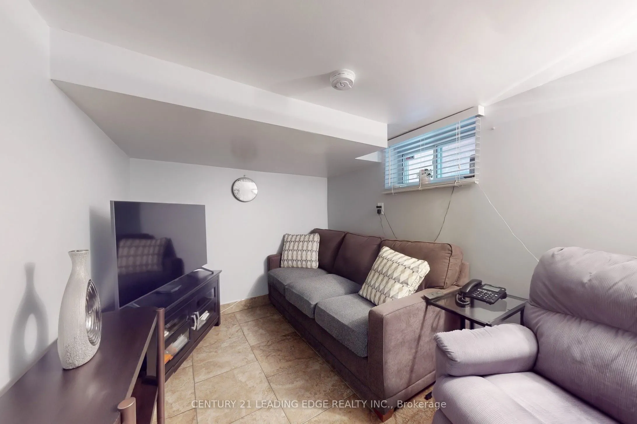 34 CHISHOLM Avenue