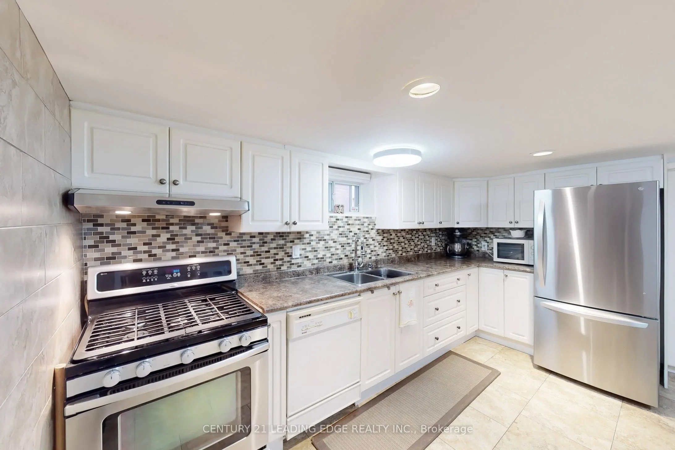 34 CHISHOLM Avenue
