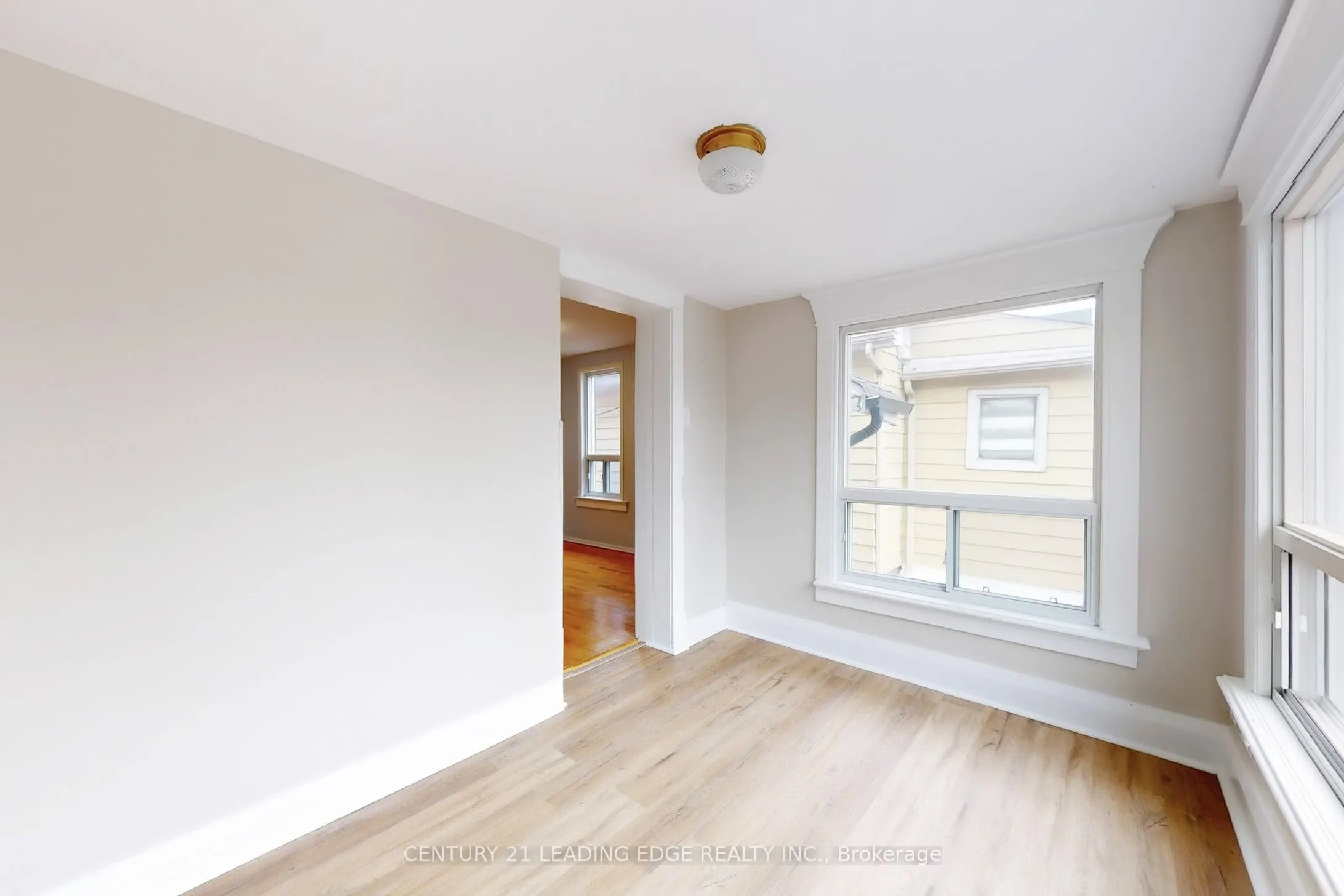 34 CHISHOLM Avenue