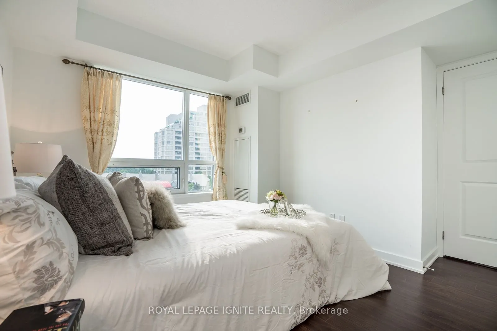 185 Bonis Avenue, #511
