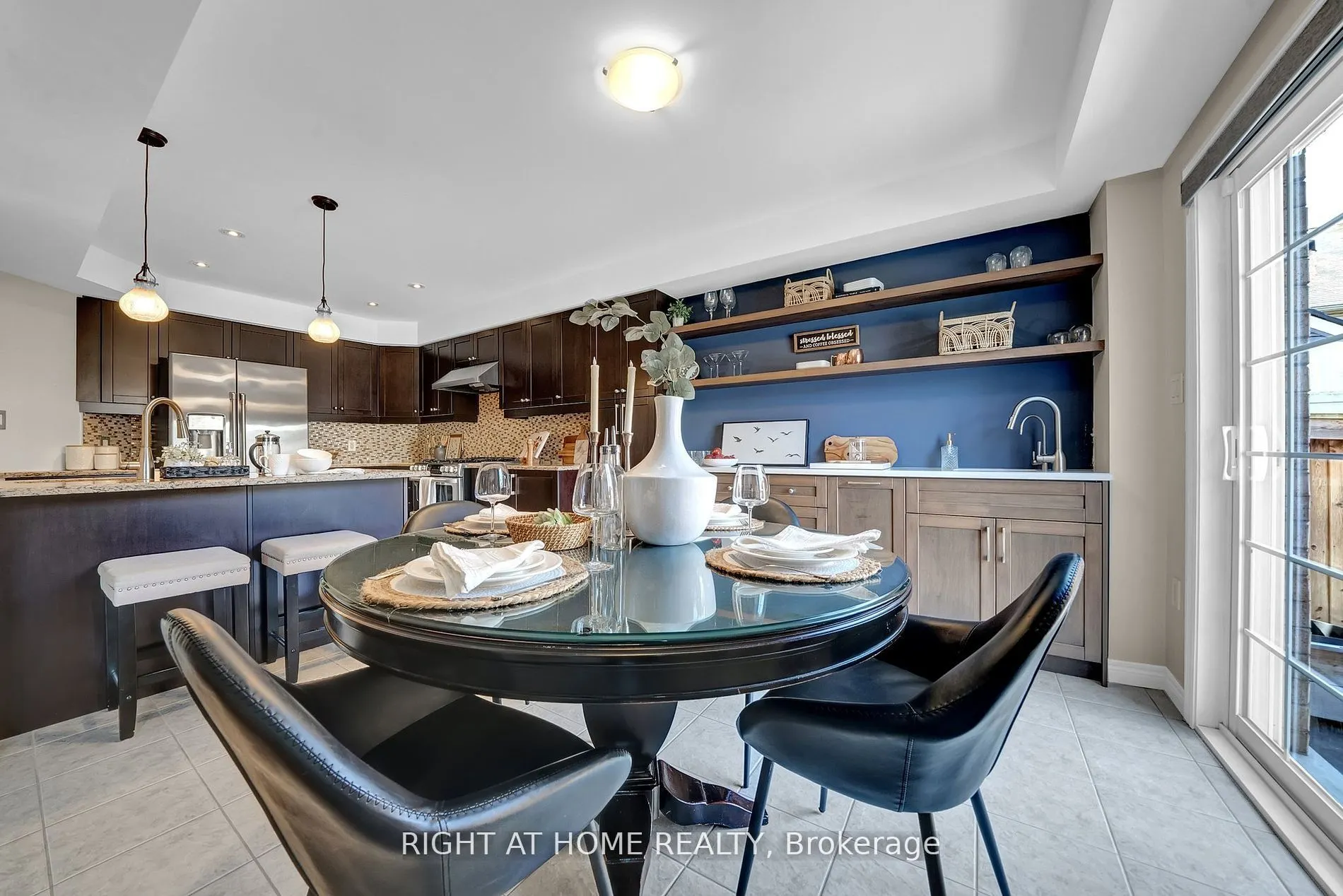 6 Vetzal Court