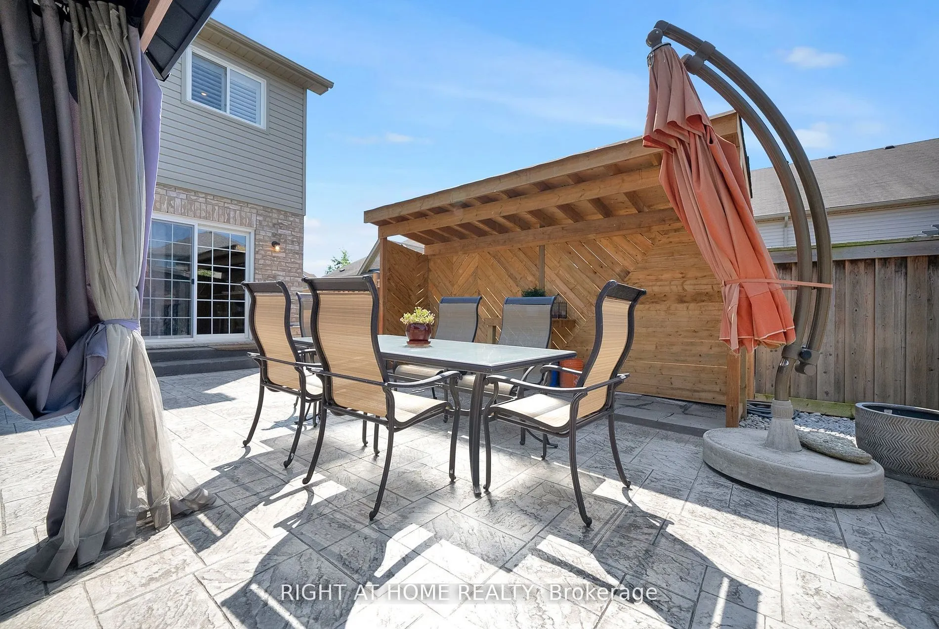 6 Vetzal Court