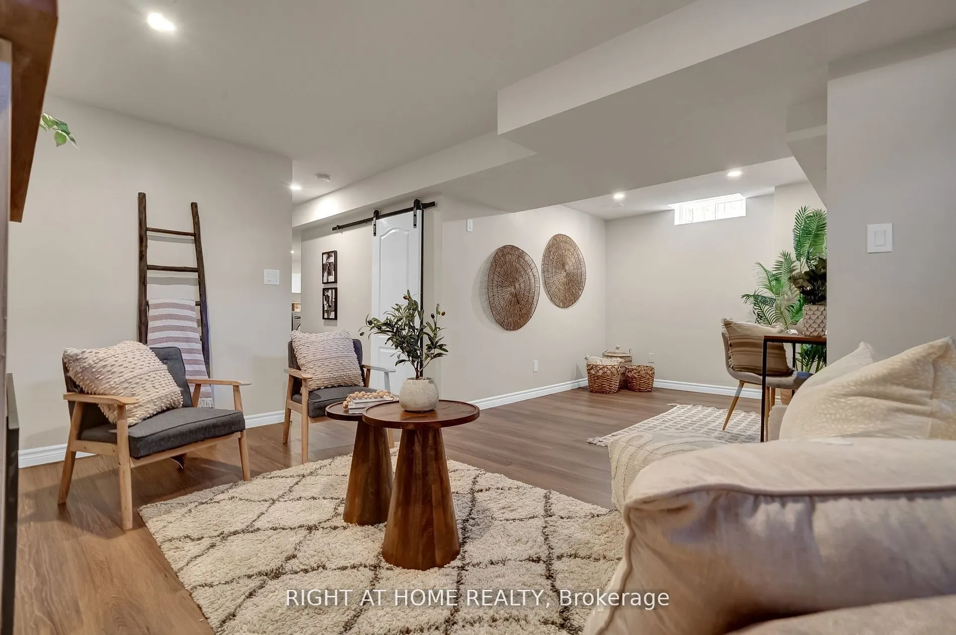 6 Vetzal Court