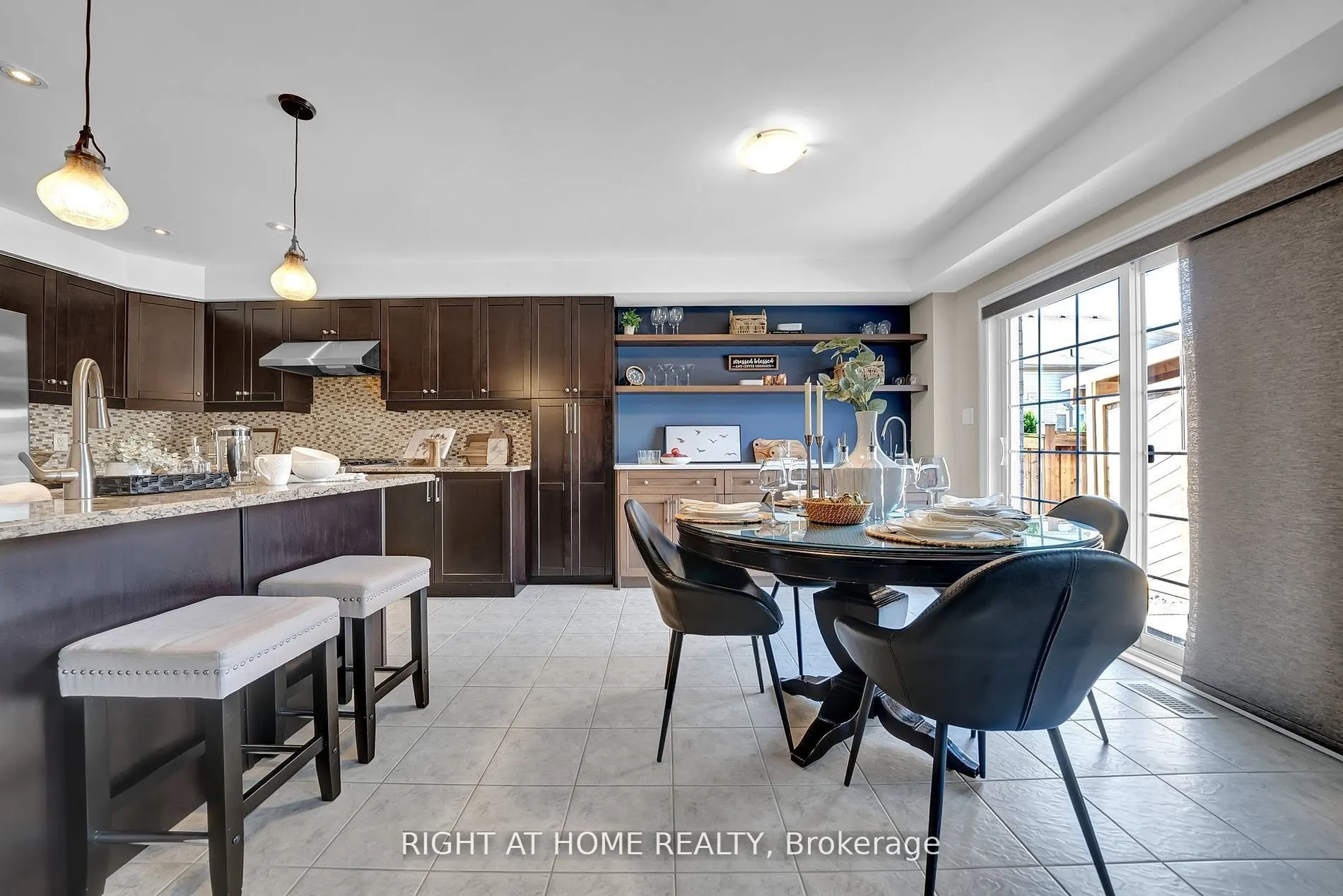 6 Vetzal Court