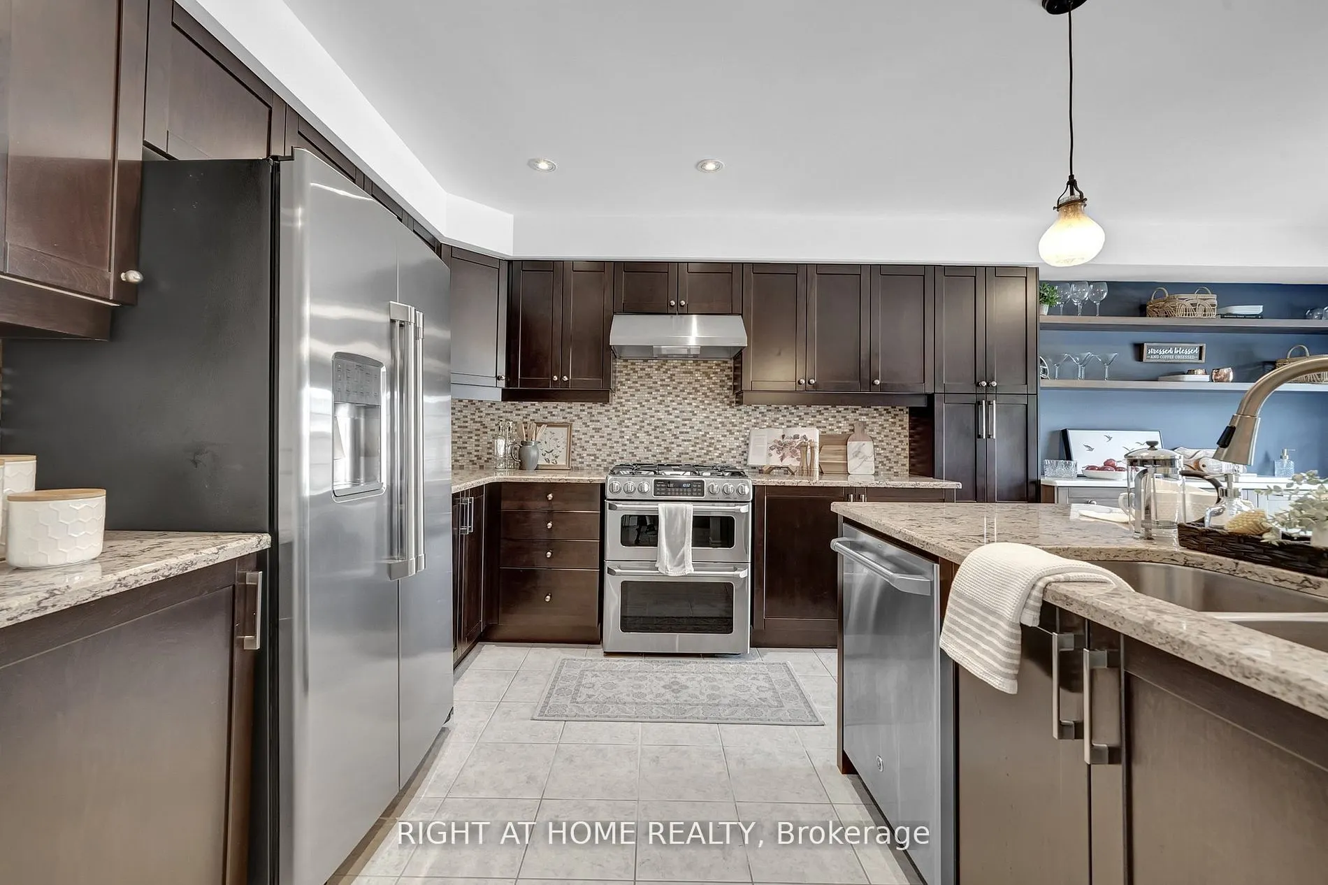 6 Vetzal Court