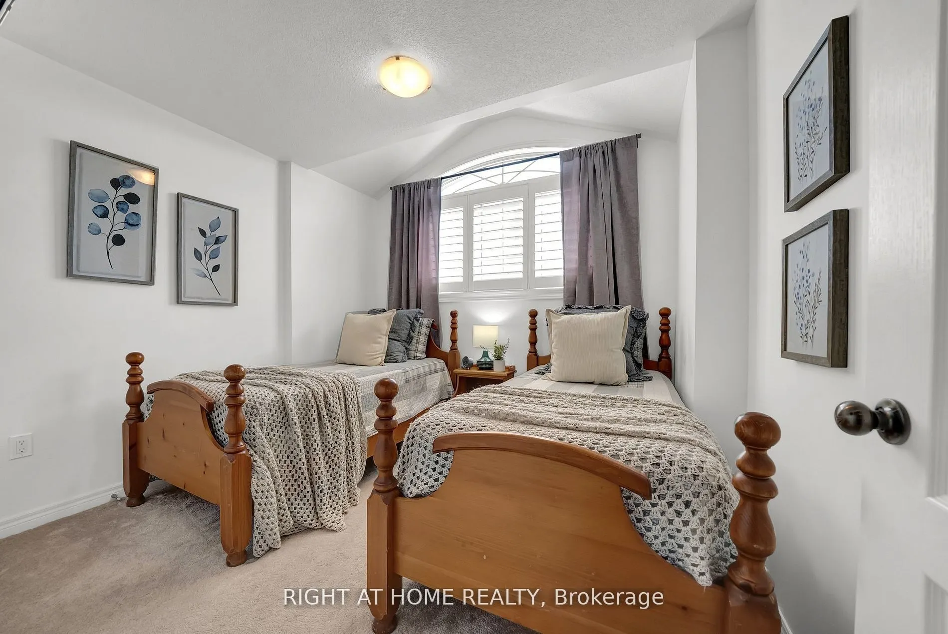 6 Vetzal Court