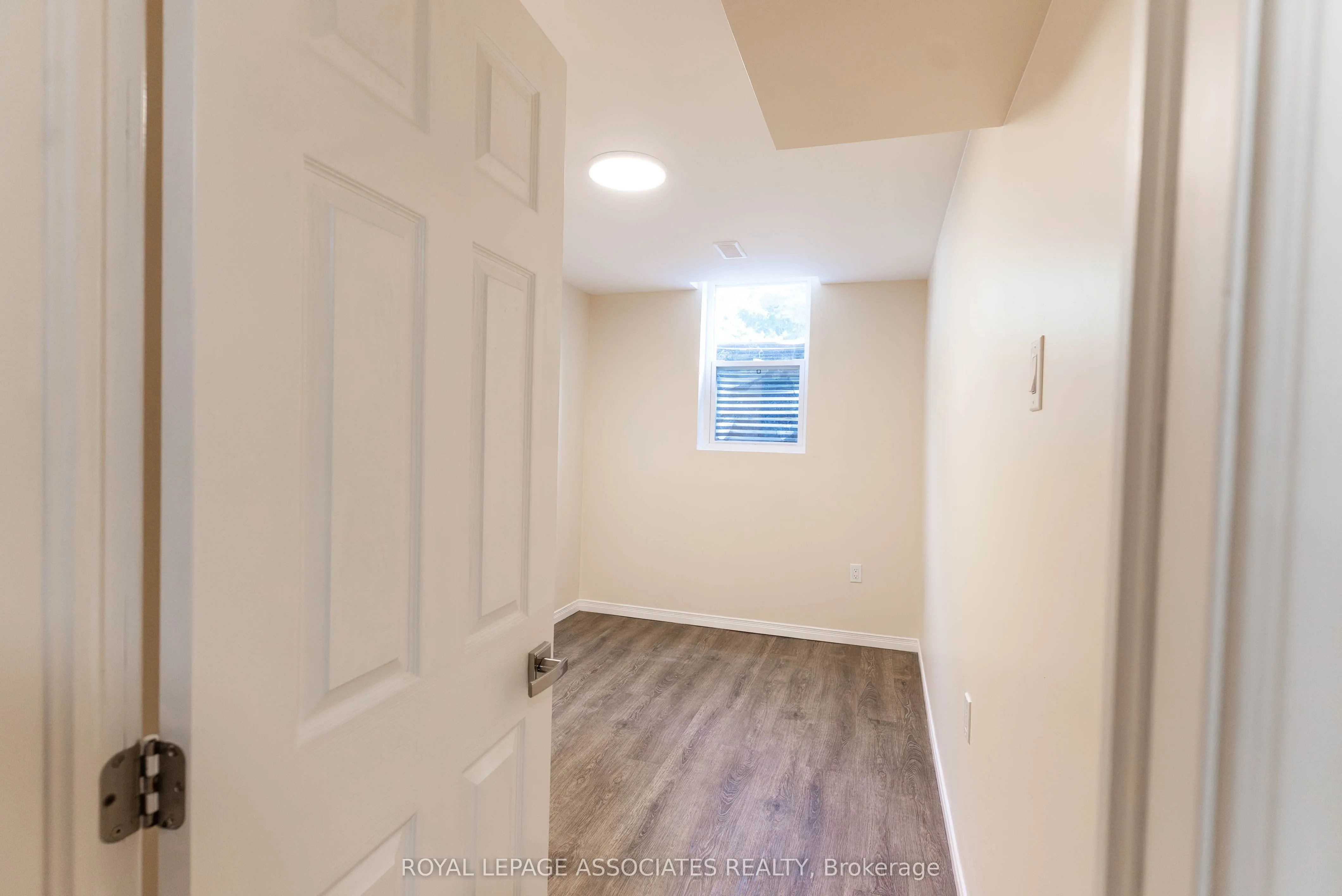 1553 Norwill Crescent