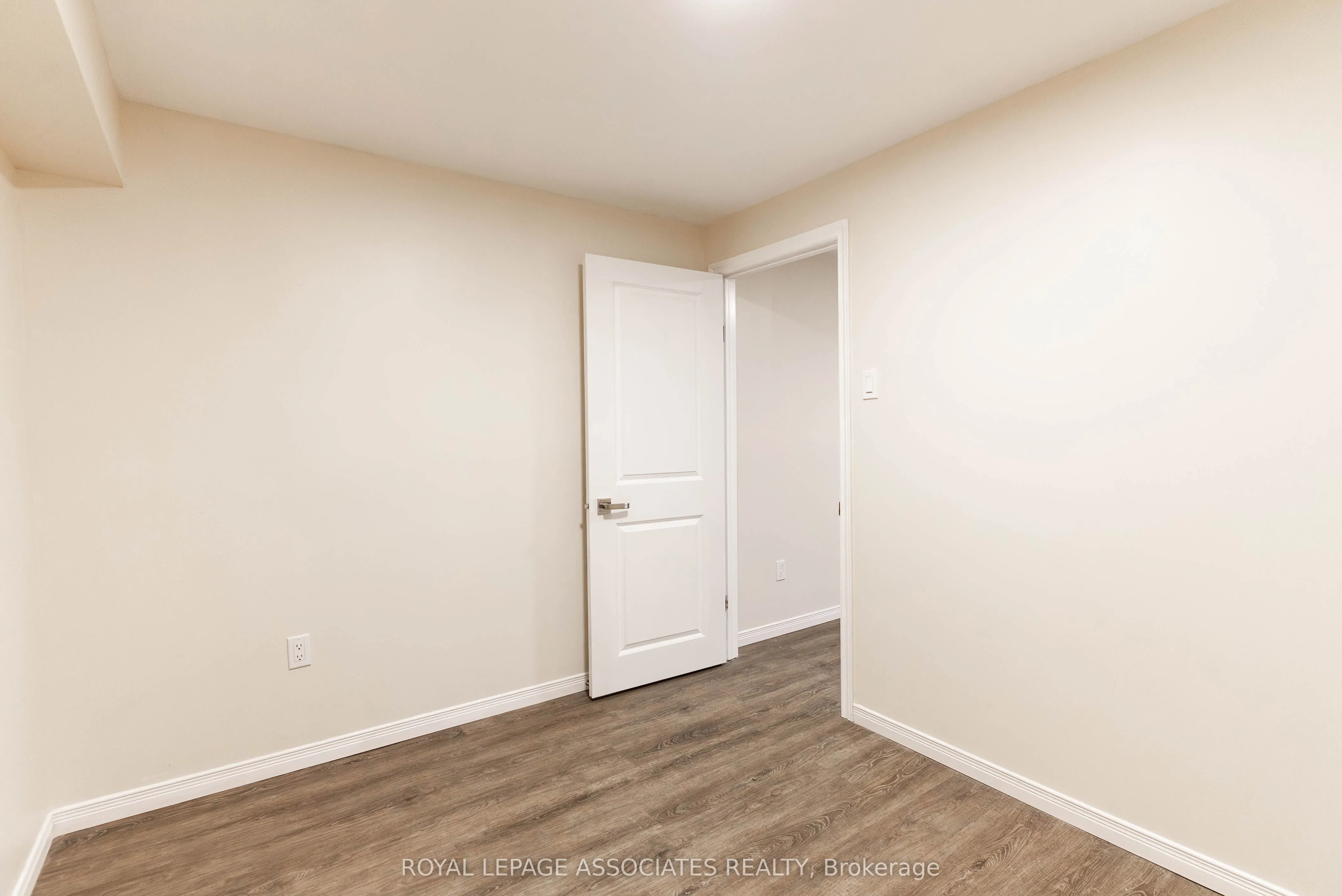 1553 Norwill Crescent