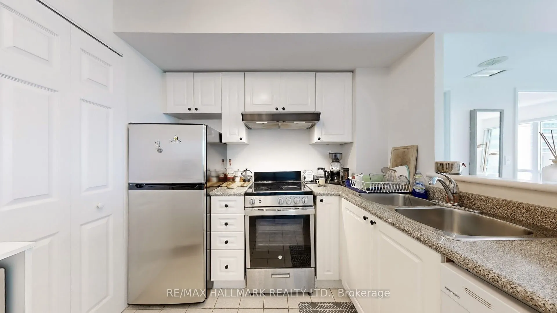 8 Lee Centre Drive, #505