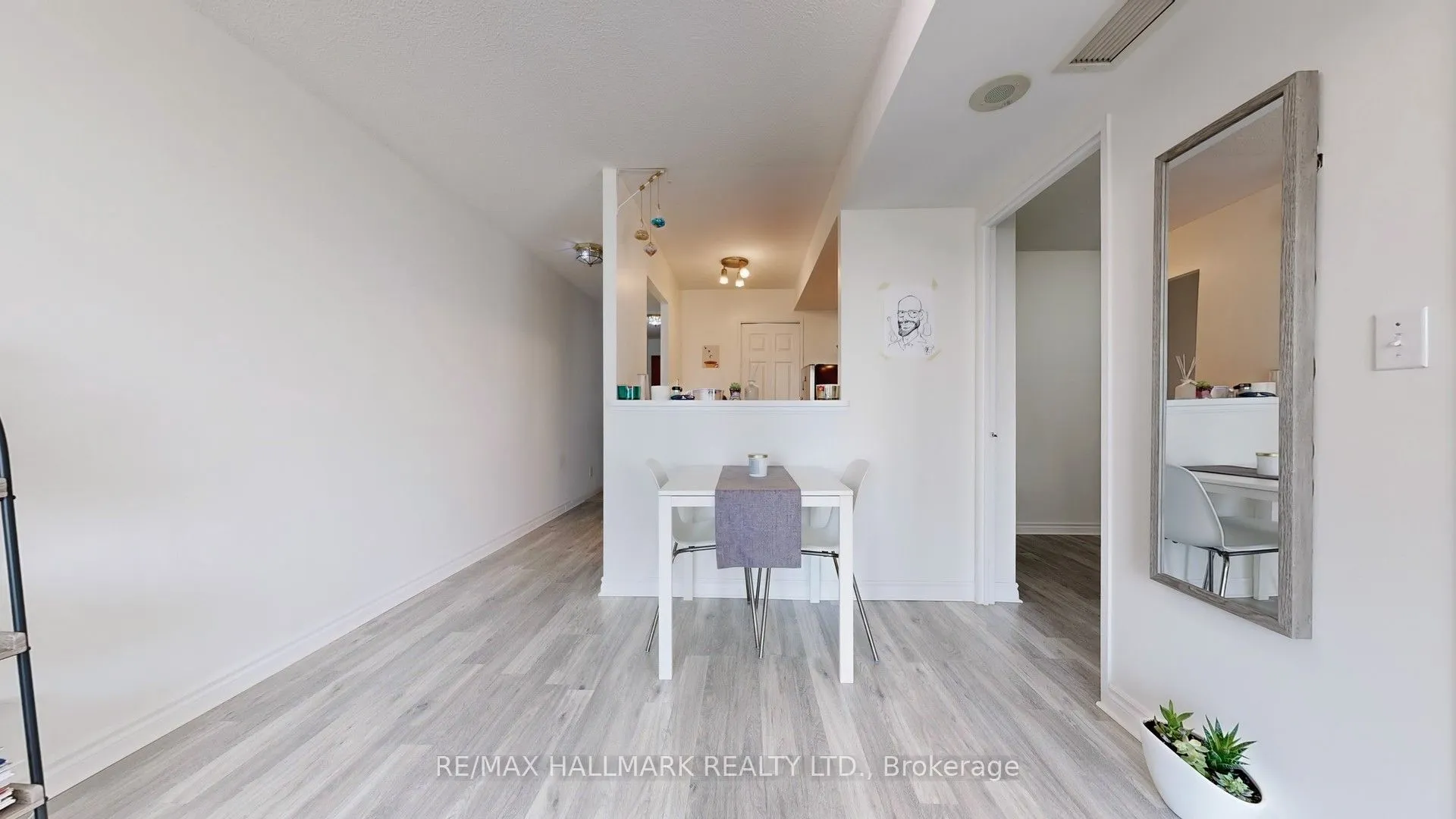 8 Lee Centre Drive, #505
