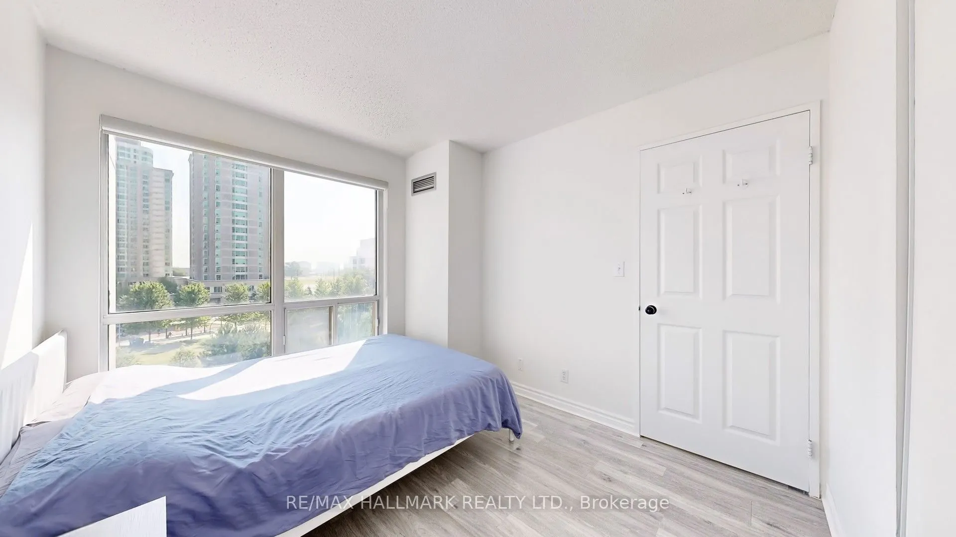 8 Lee Centre Drive, #505