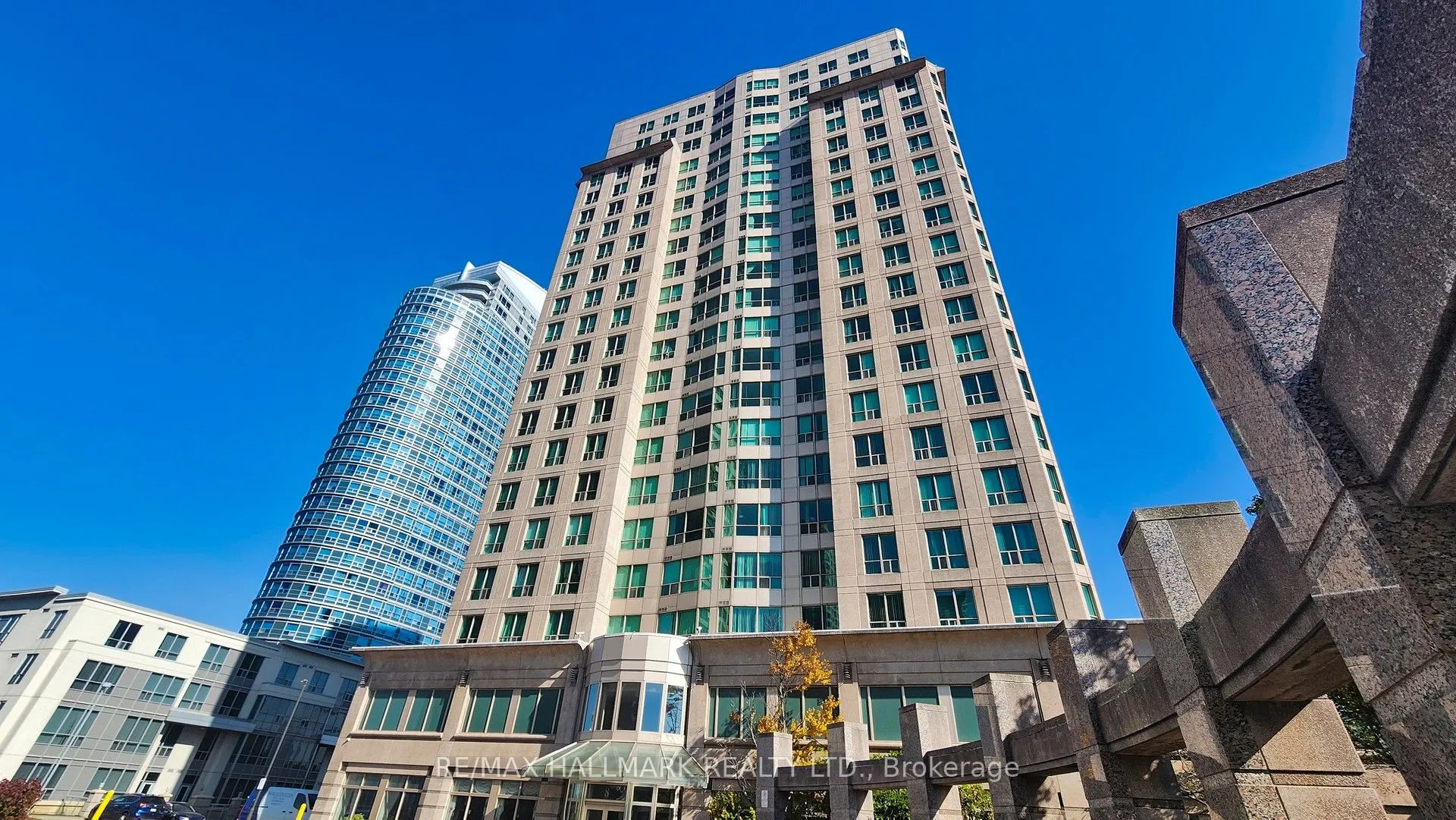8 Lee Centre Drive, #505
