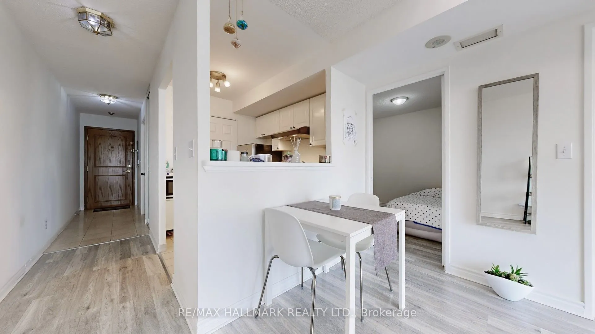 8 Lee Centre Drive, #505