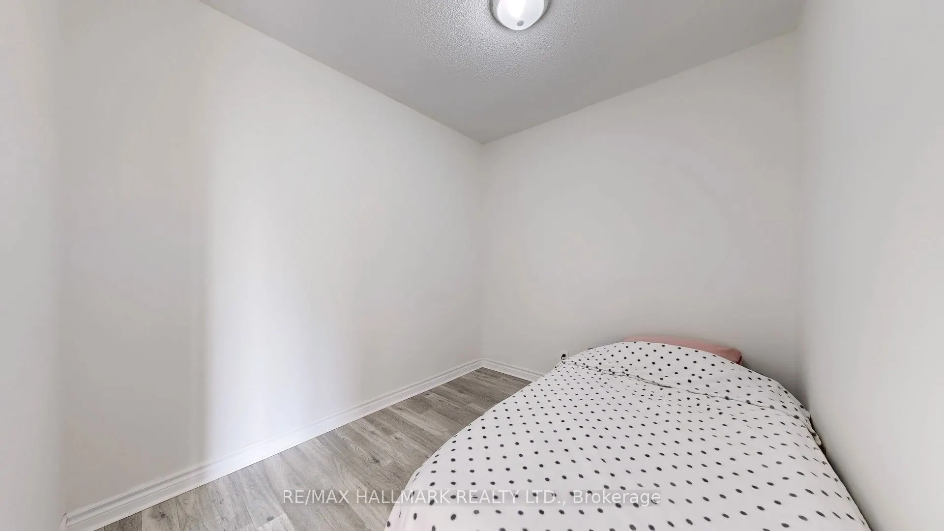 8 Lee Centre Drive, #505