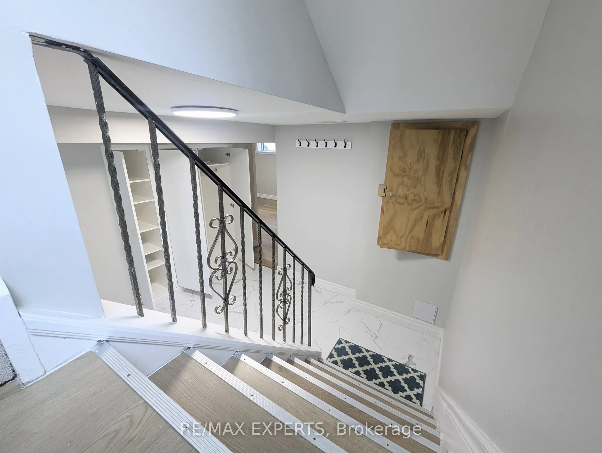 42 Mossbank Drive, #LOWER