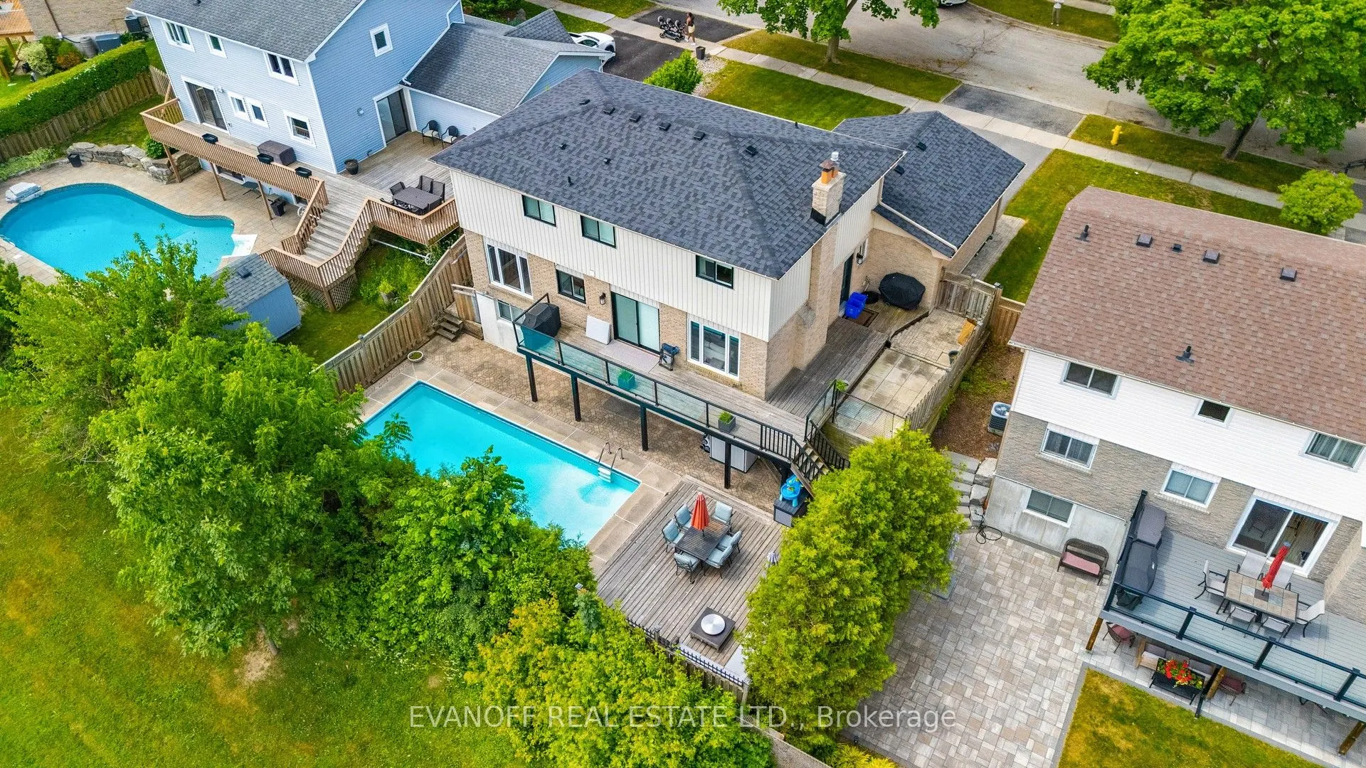 558 Edge Lane