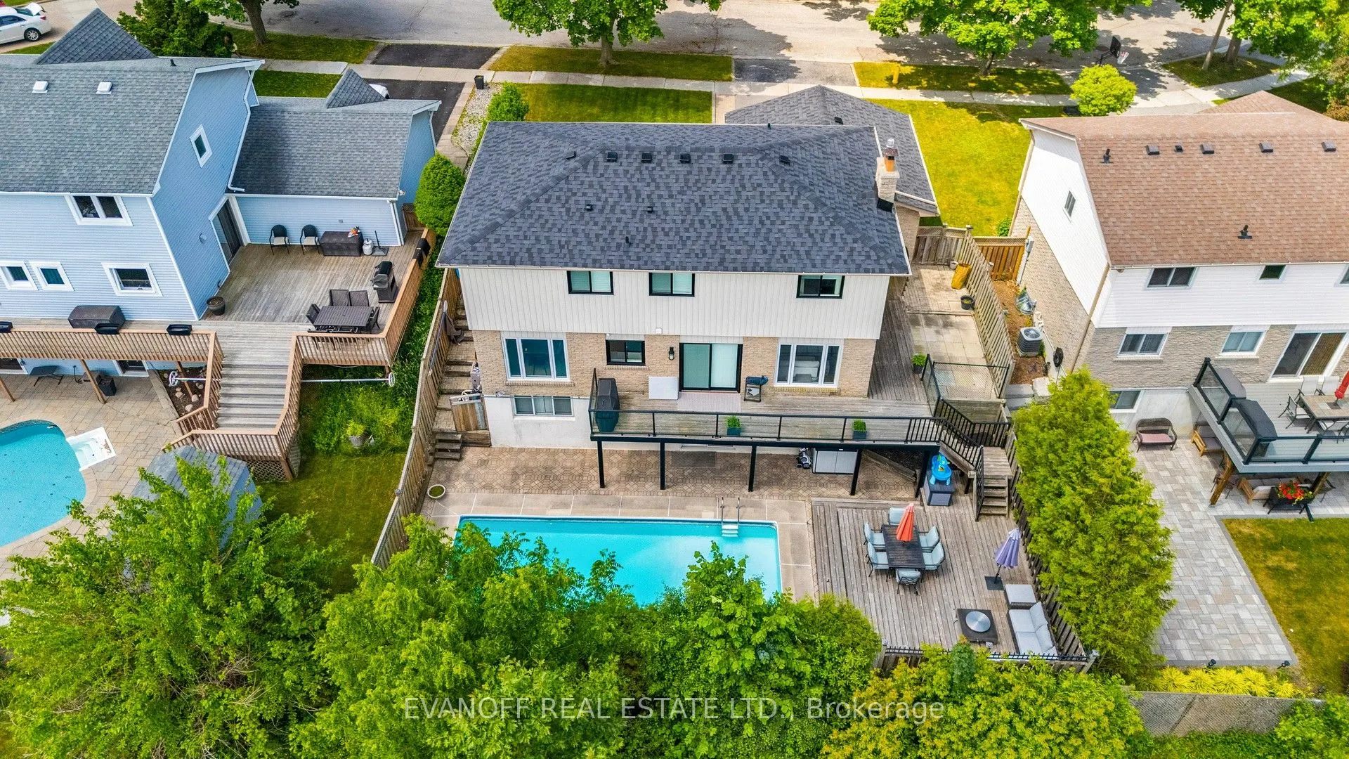 558 Edge Lane