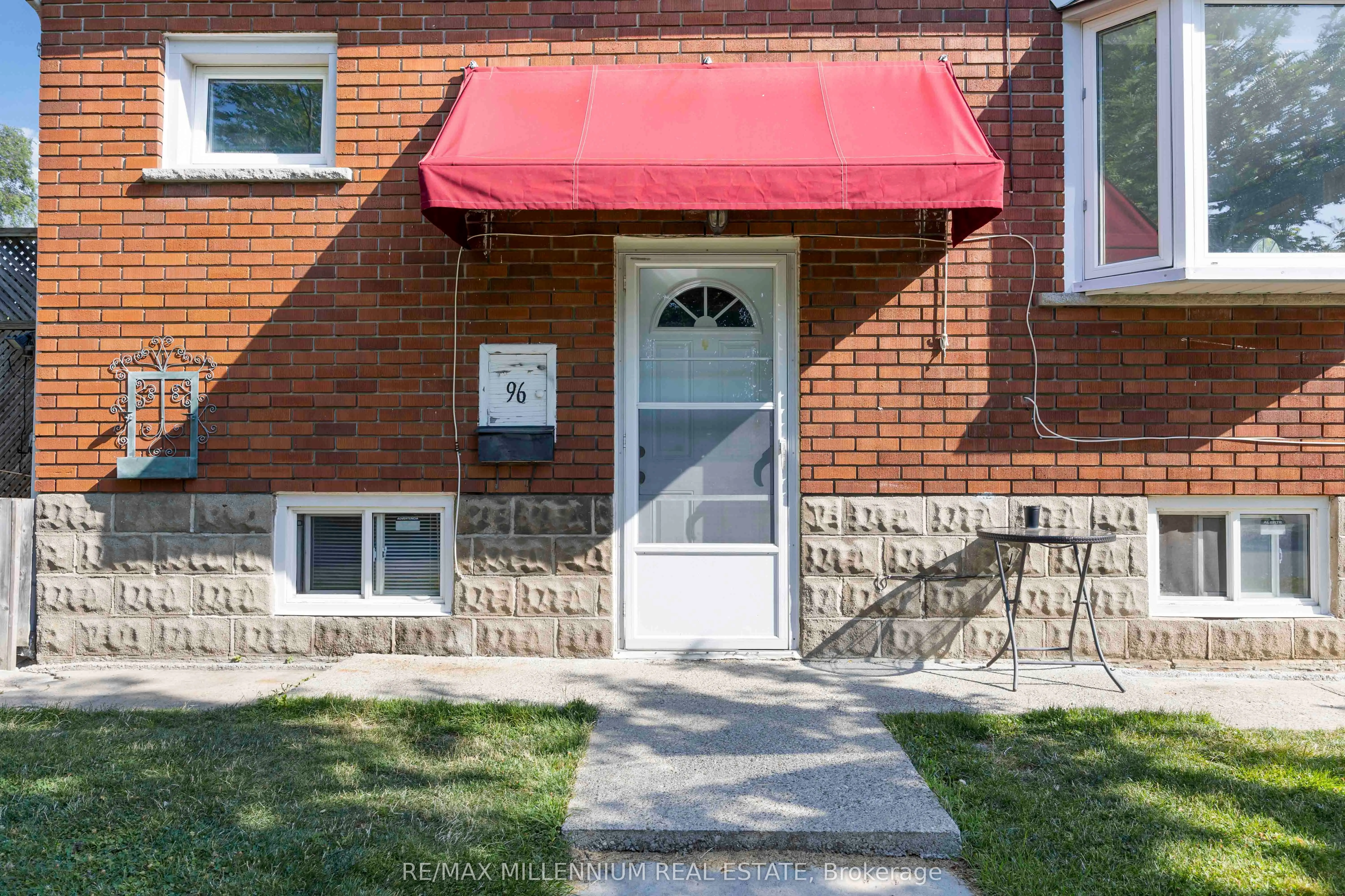96 Phillip Avenue