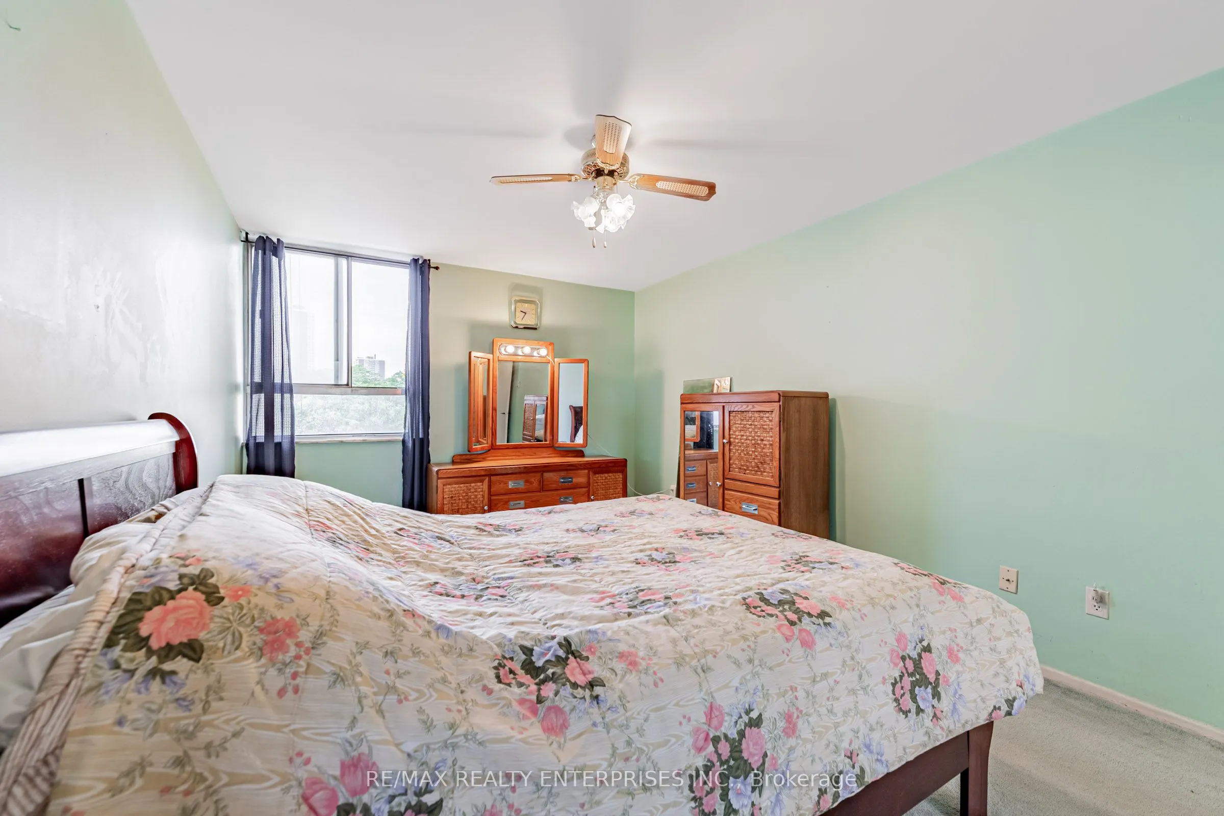 1 Massey Square, #308