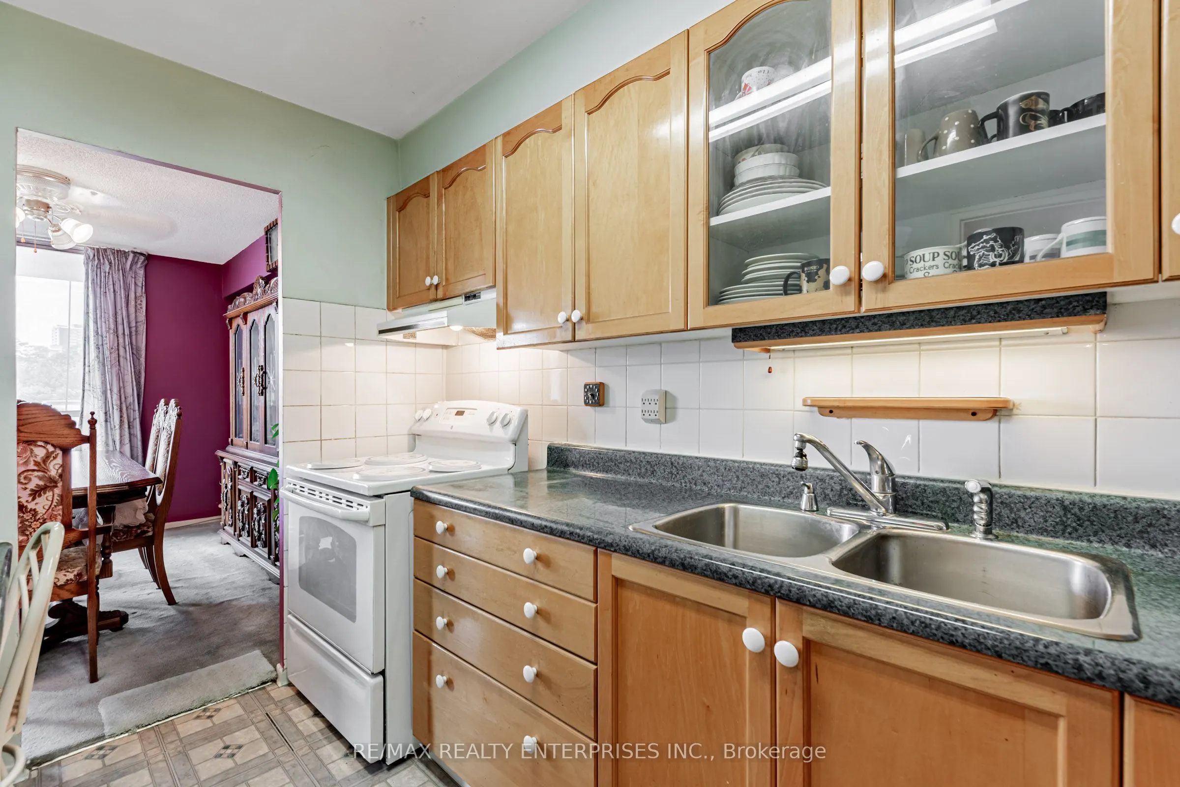 1 Massey Square, #308